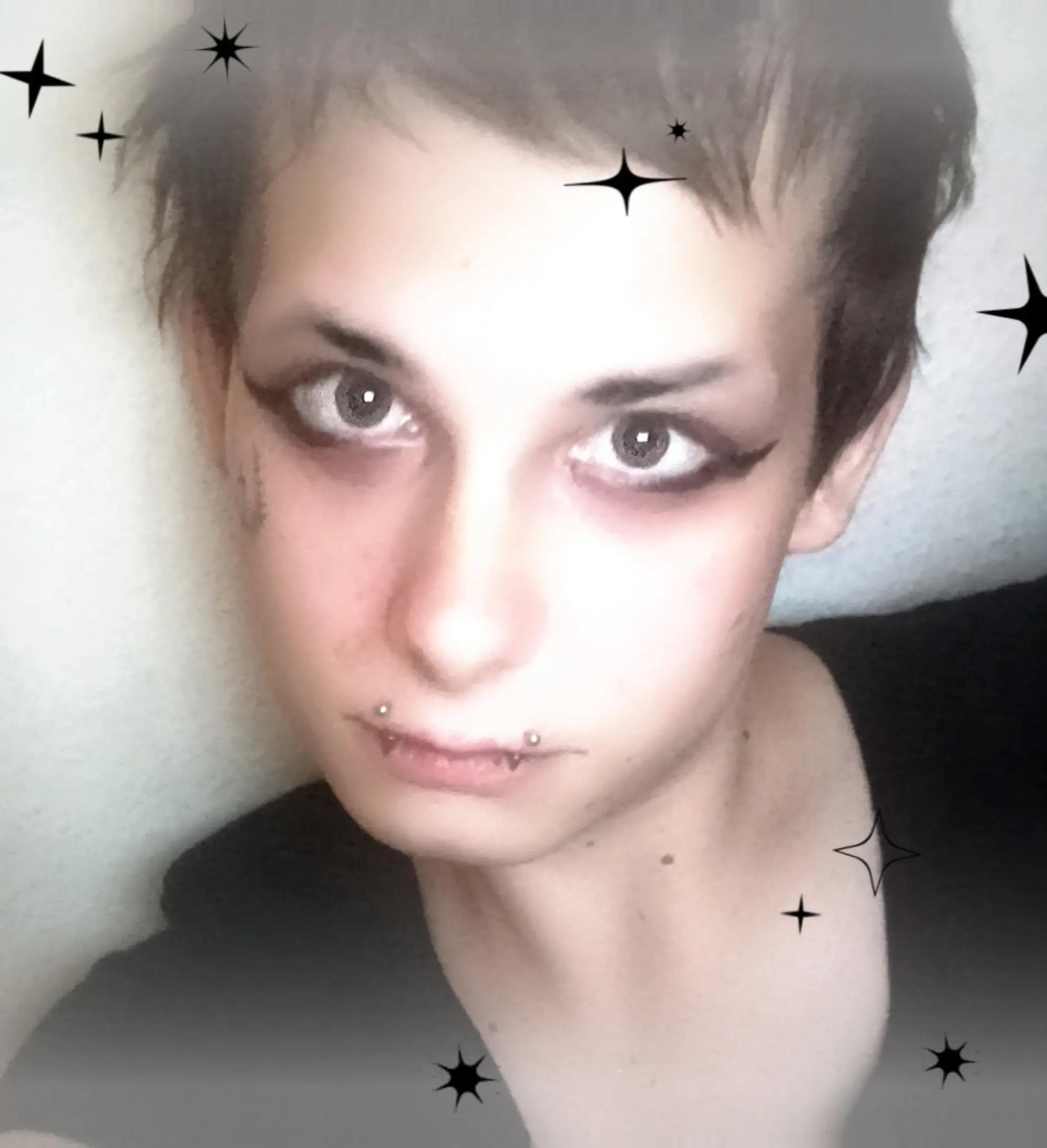 @⛧little goth bat hannah⛧
