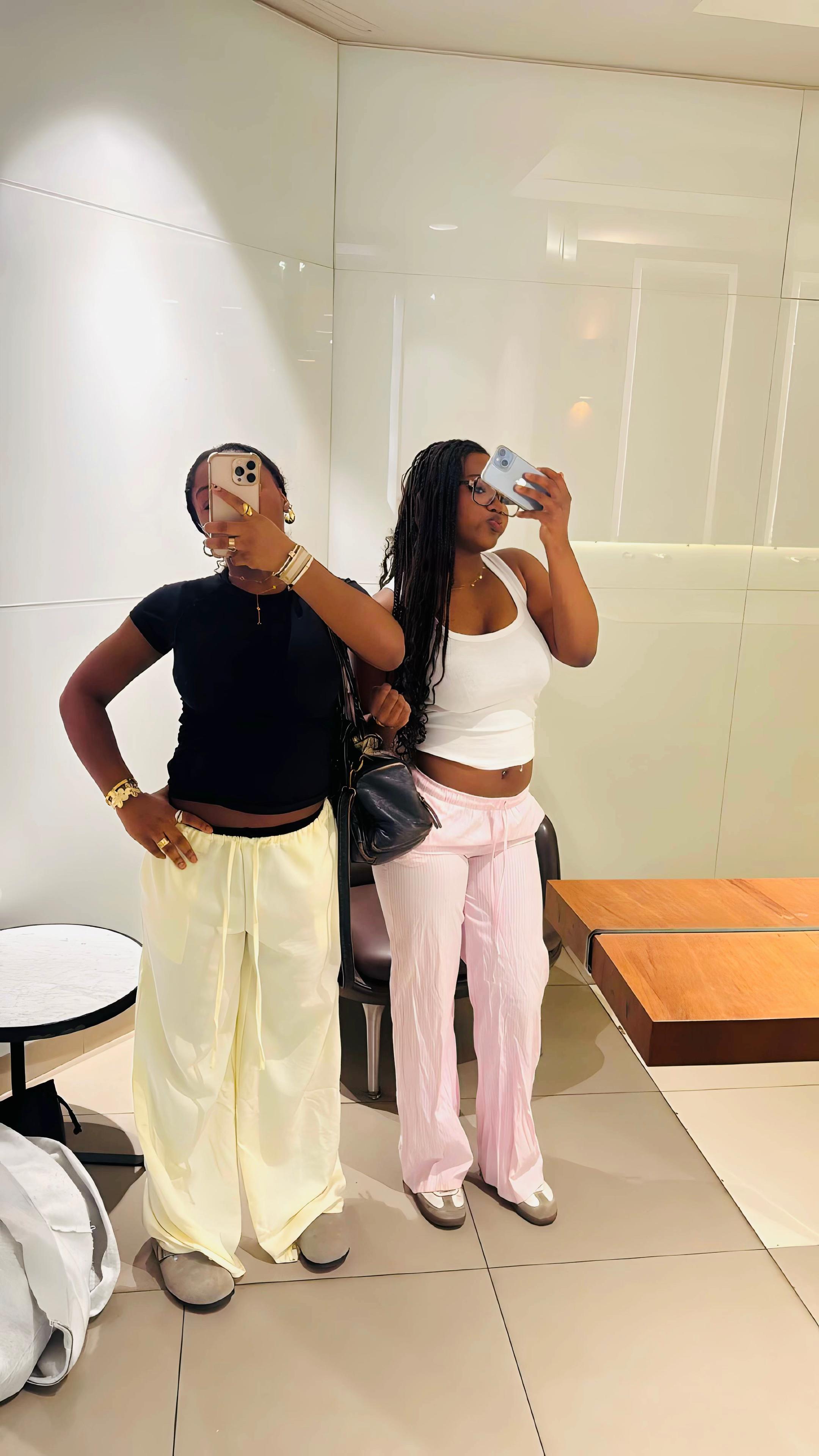 @𝐅𝐚𝐧𝐧𝐲🥂