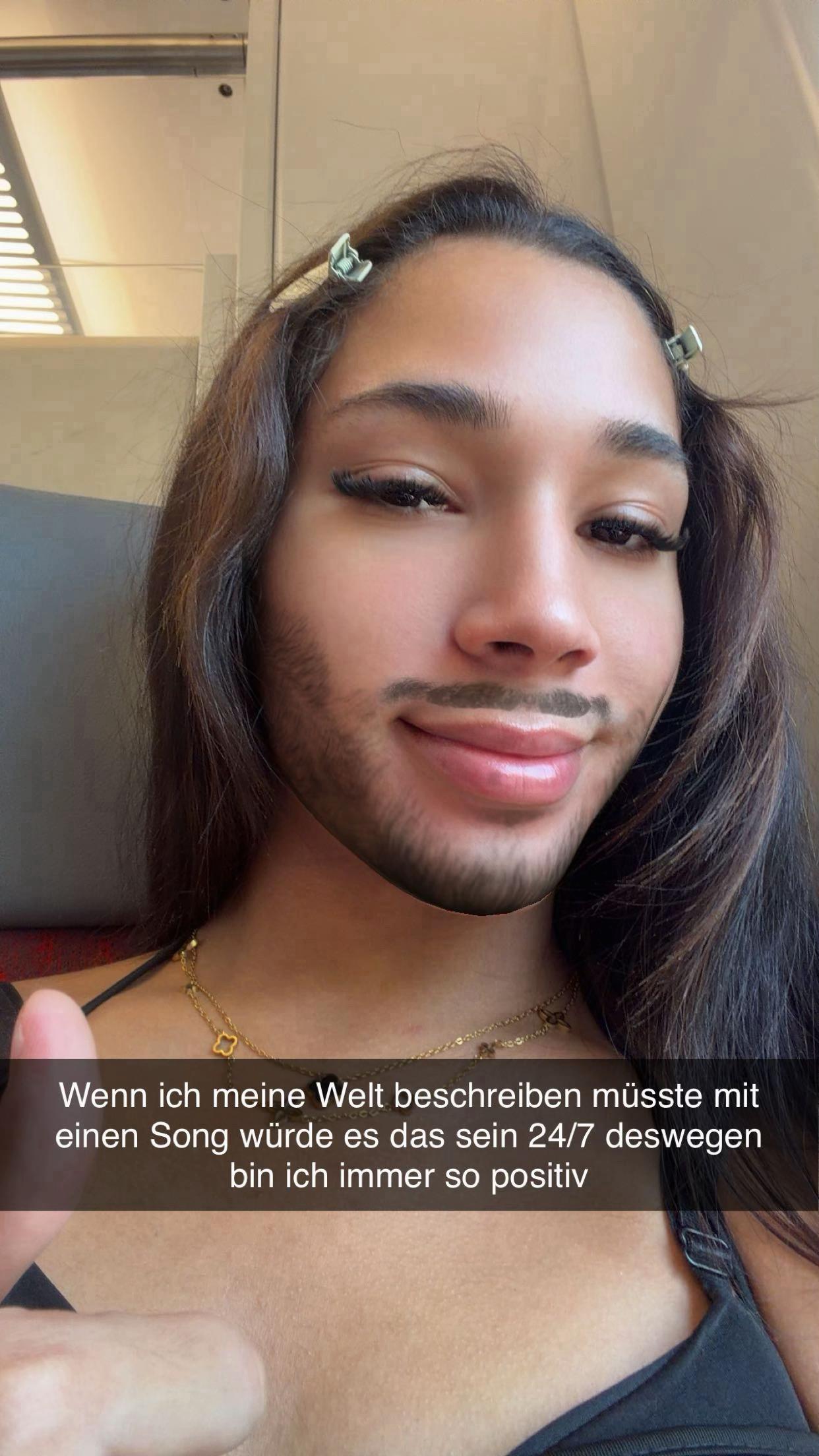 @Männer therapeutin👩🏽⚕️