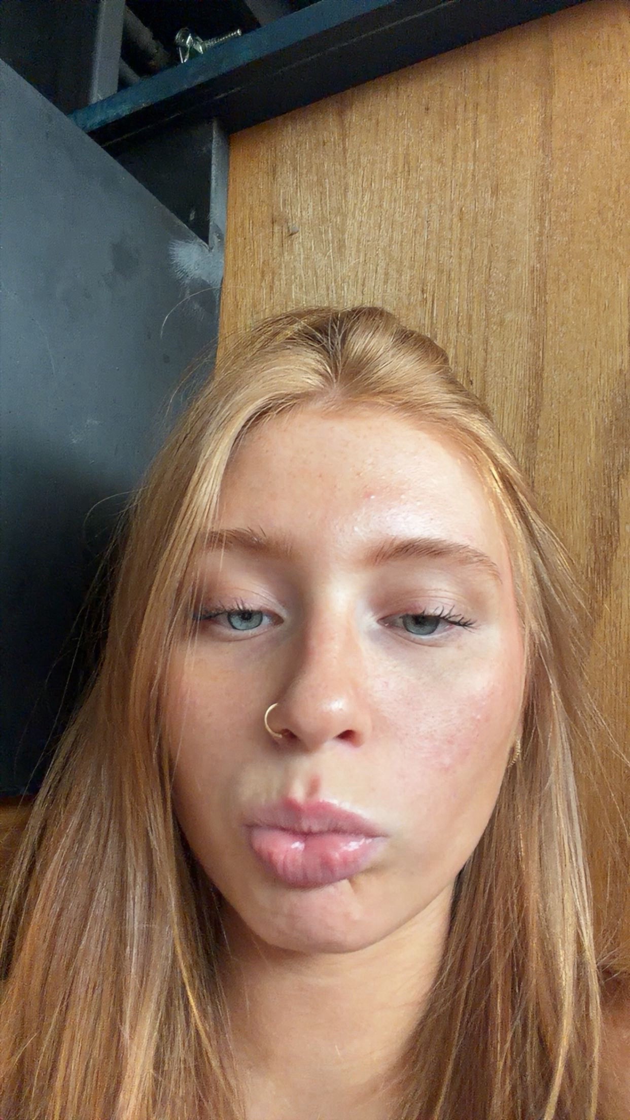 @♱