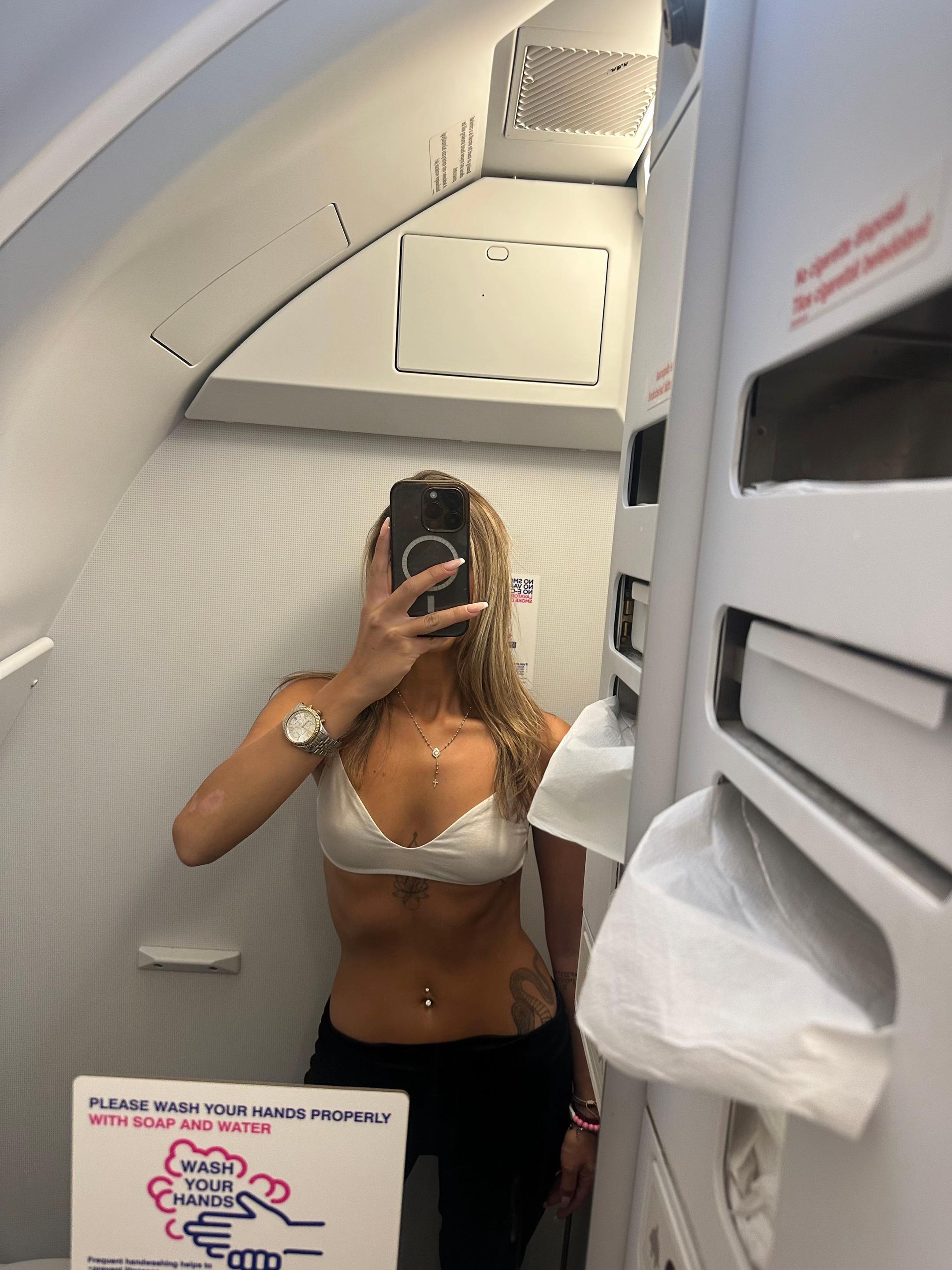 @Rebeccalandoni