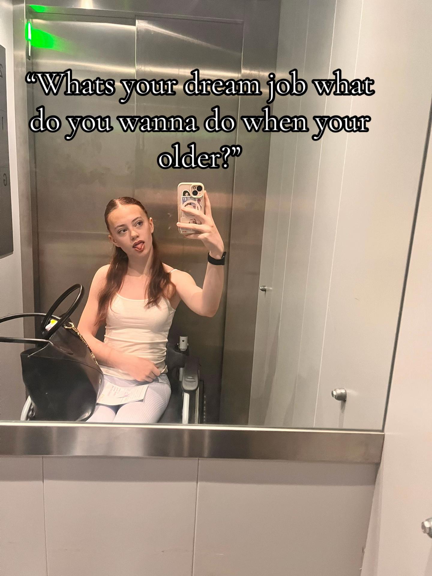 @𝓛𝓲𝓵𝔂 𝓪𝓷𝓷