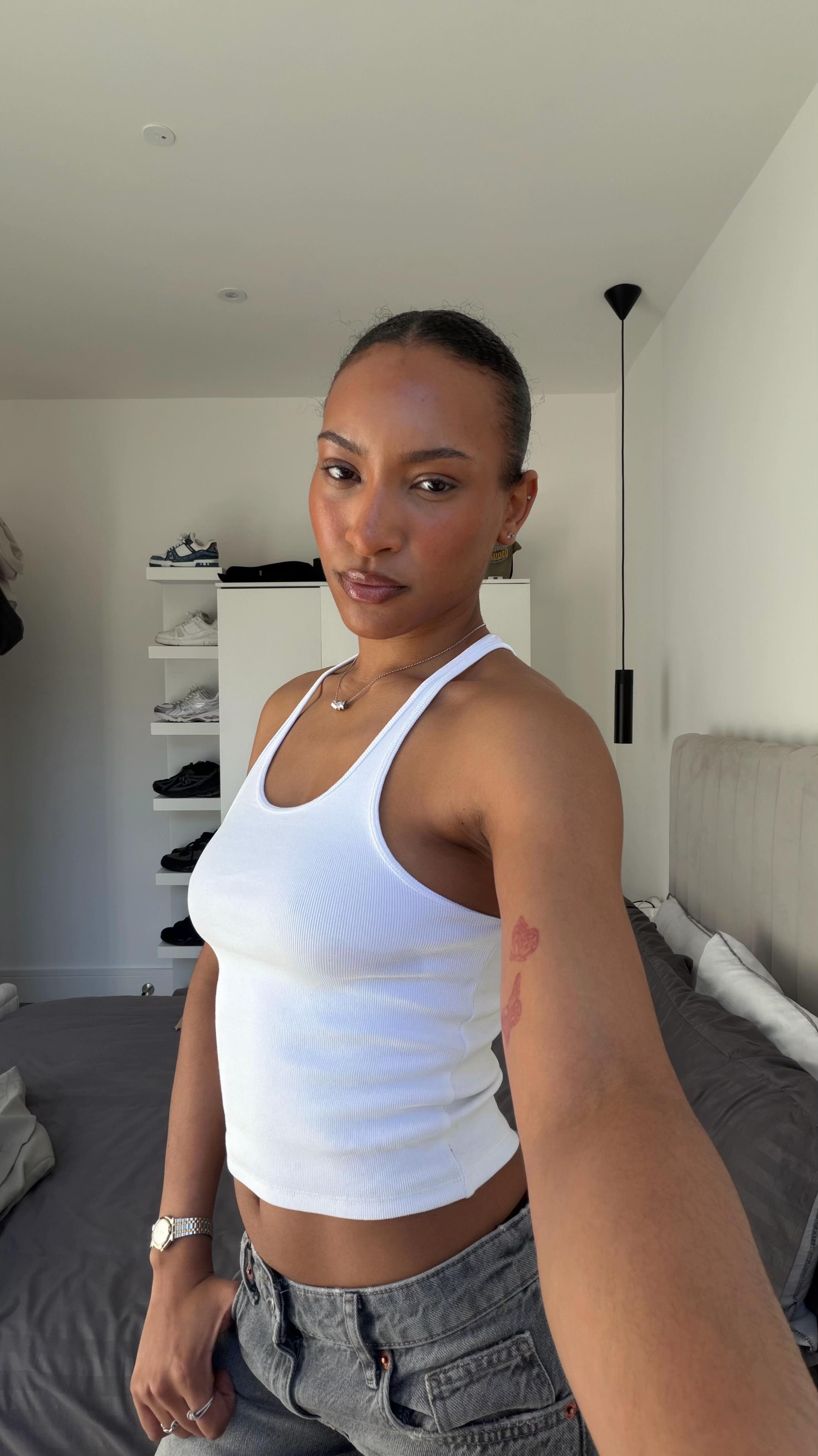 @Nia