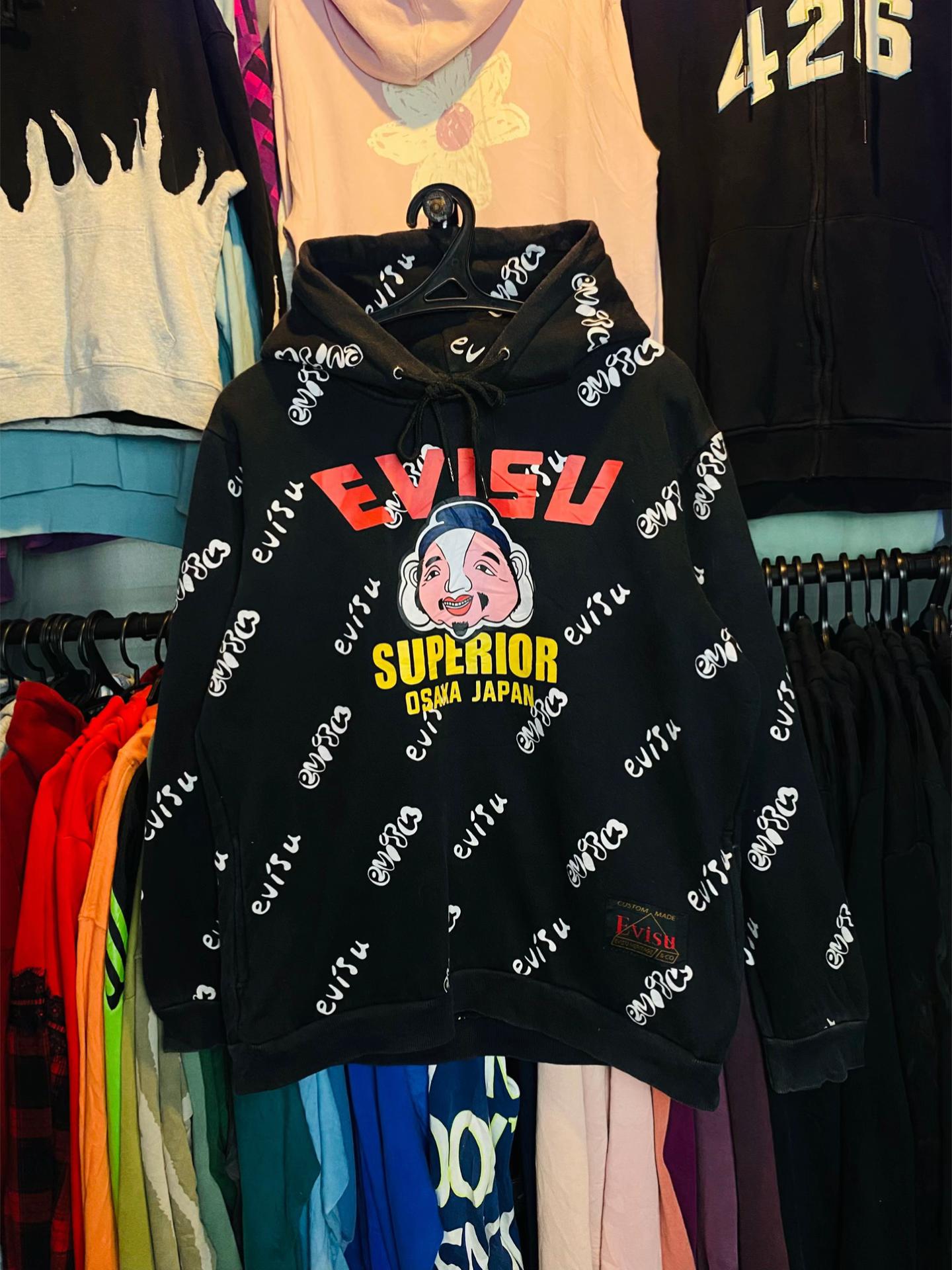 @snazzythrfts