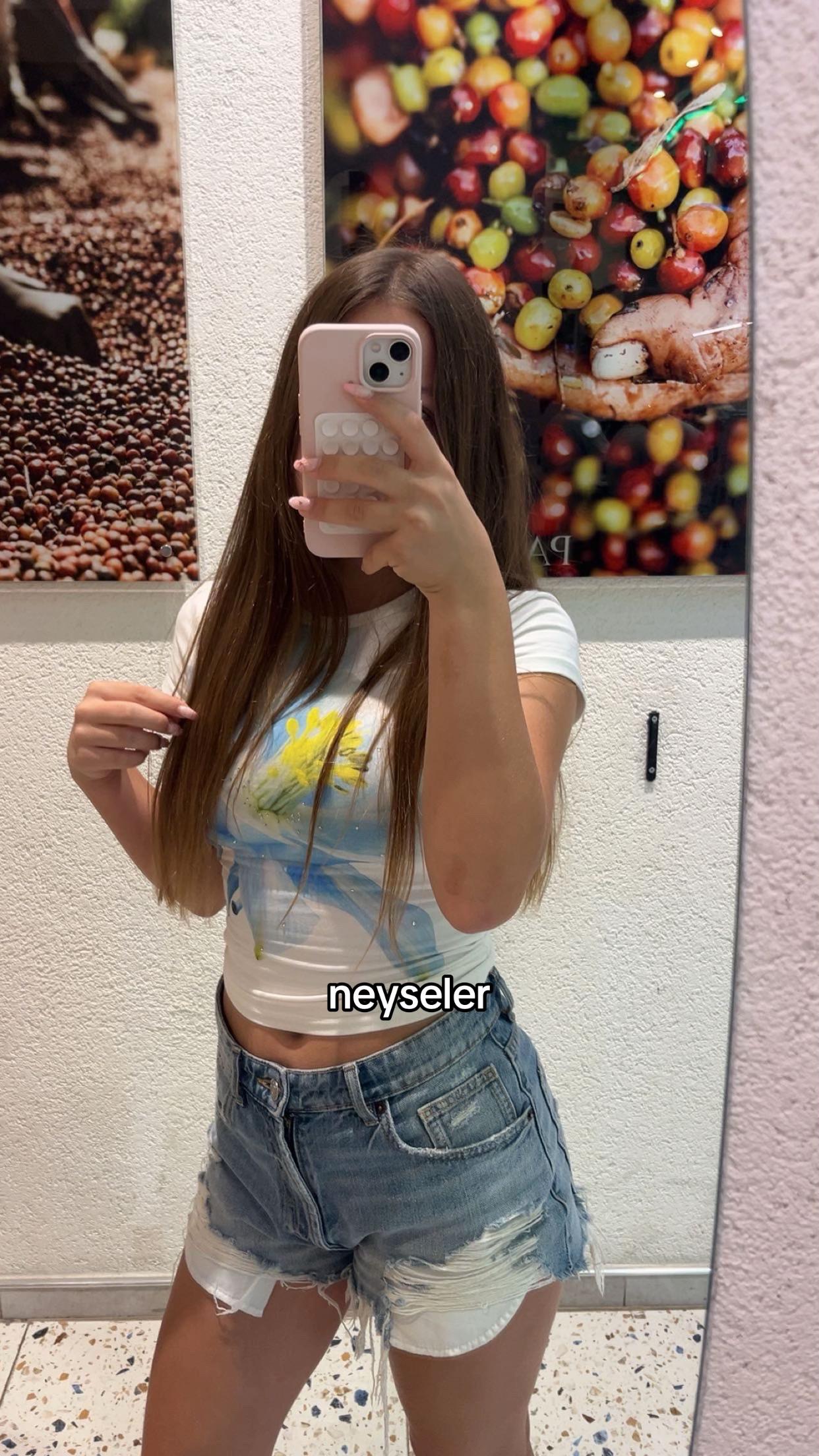 @𝑚𝑒𝑙𝑖𝑠𝑎𝑎