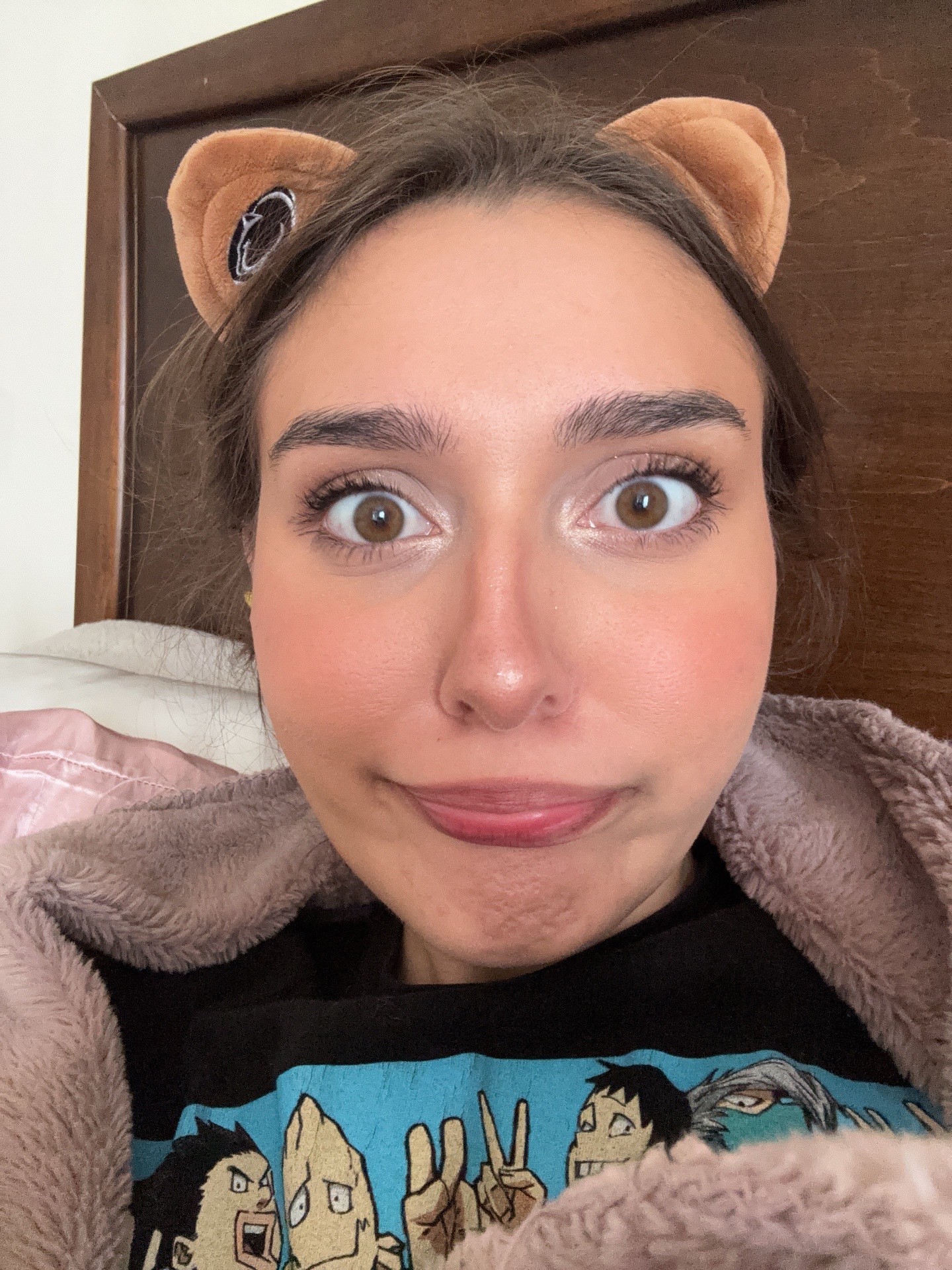 @:3