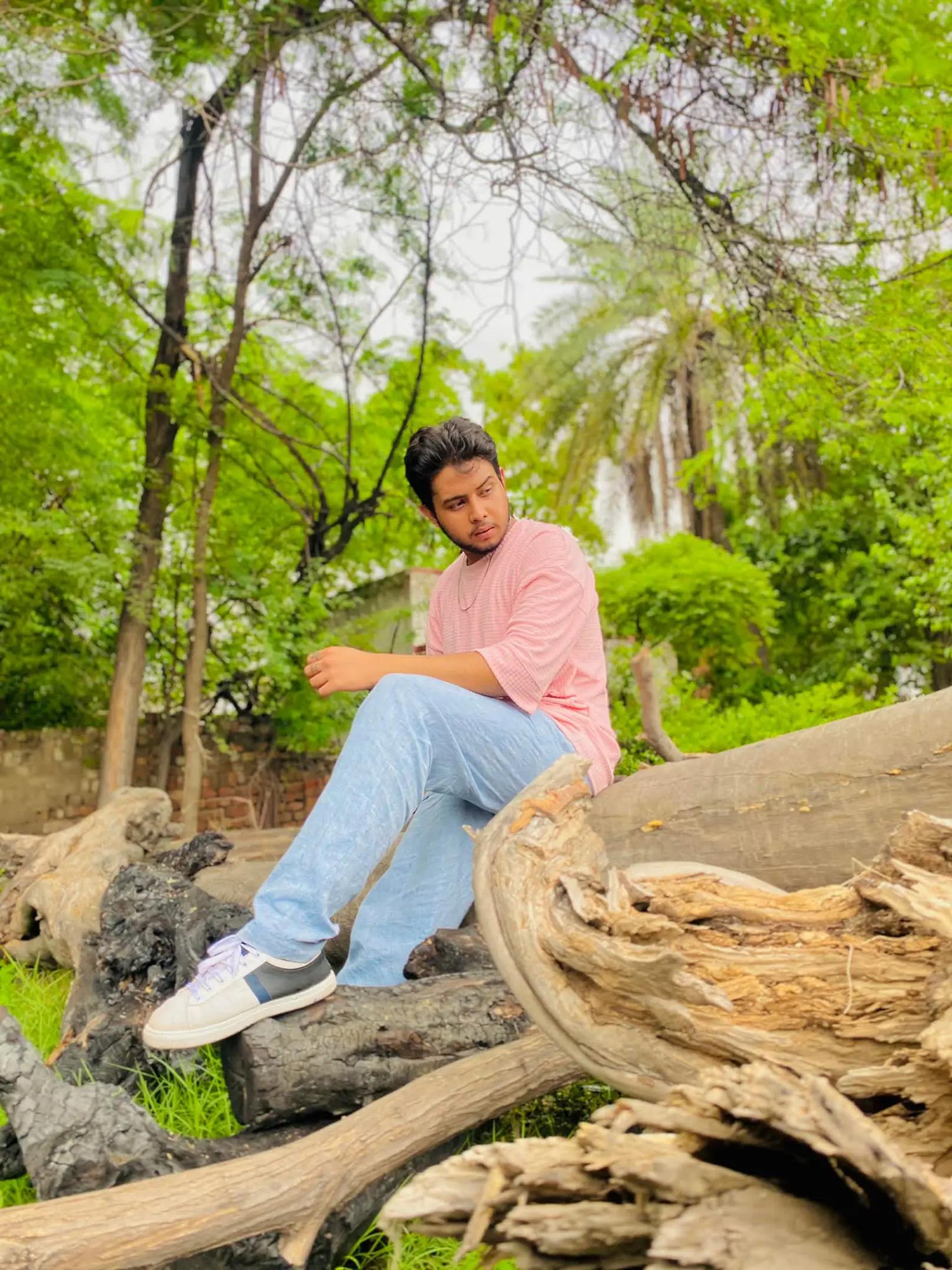 @mzeeshu59 😶🌫️