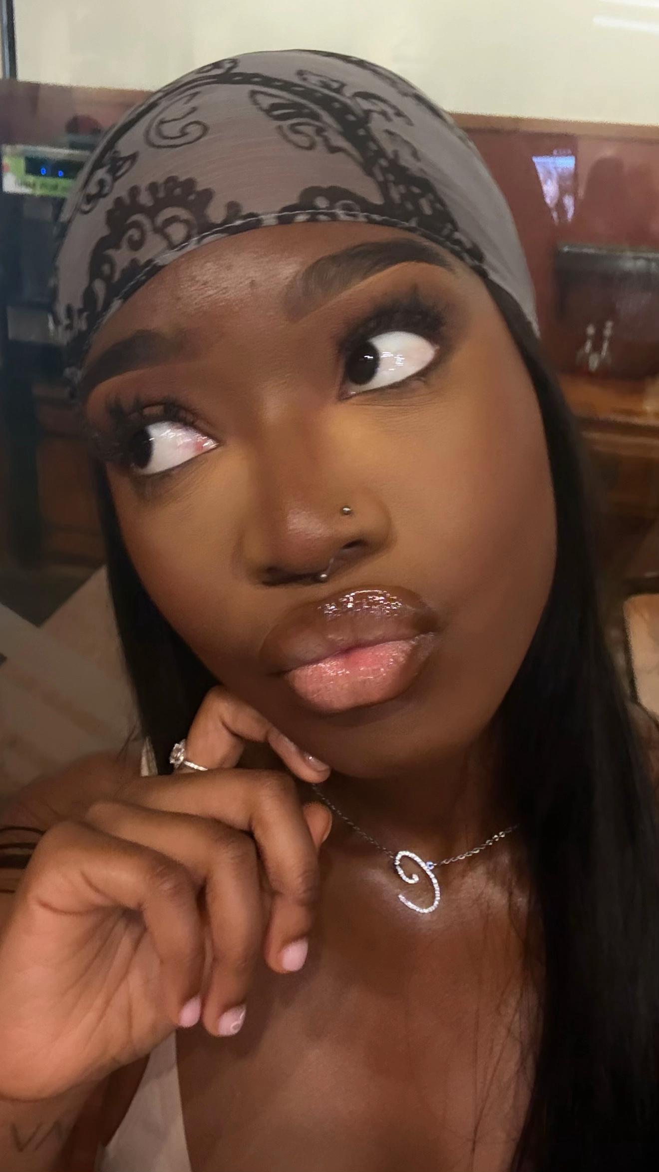 @chanelleakua