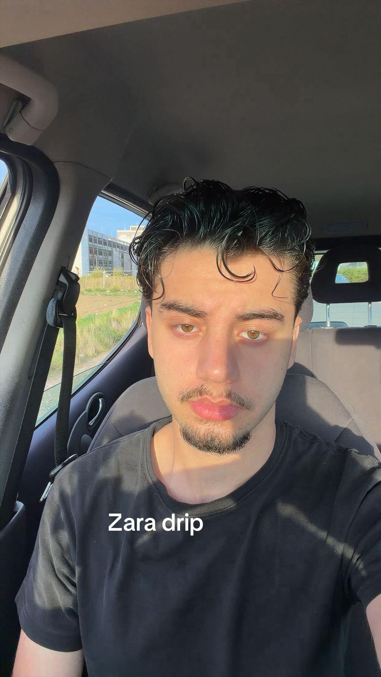 @🦊