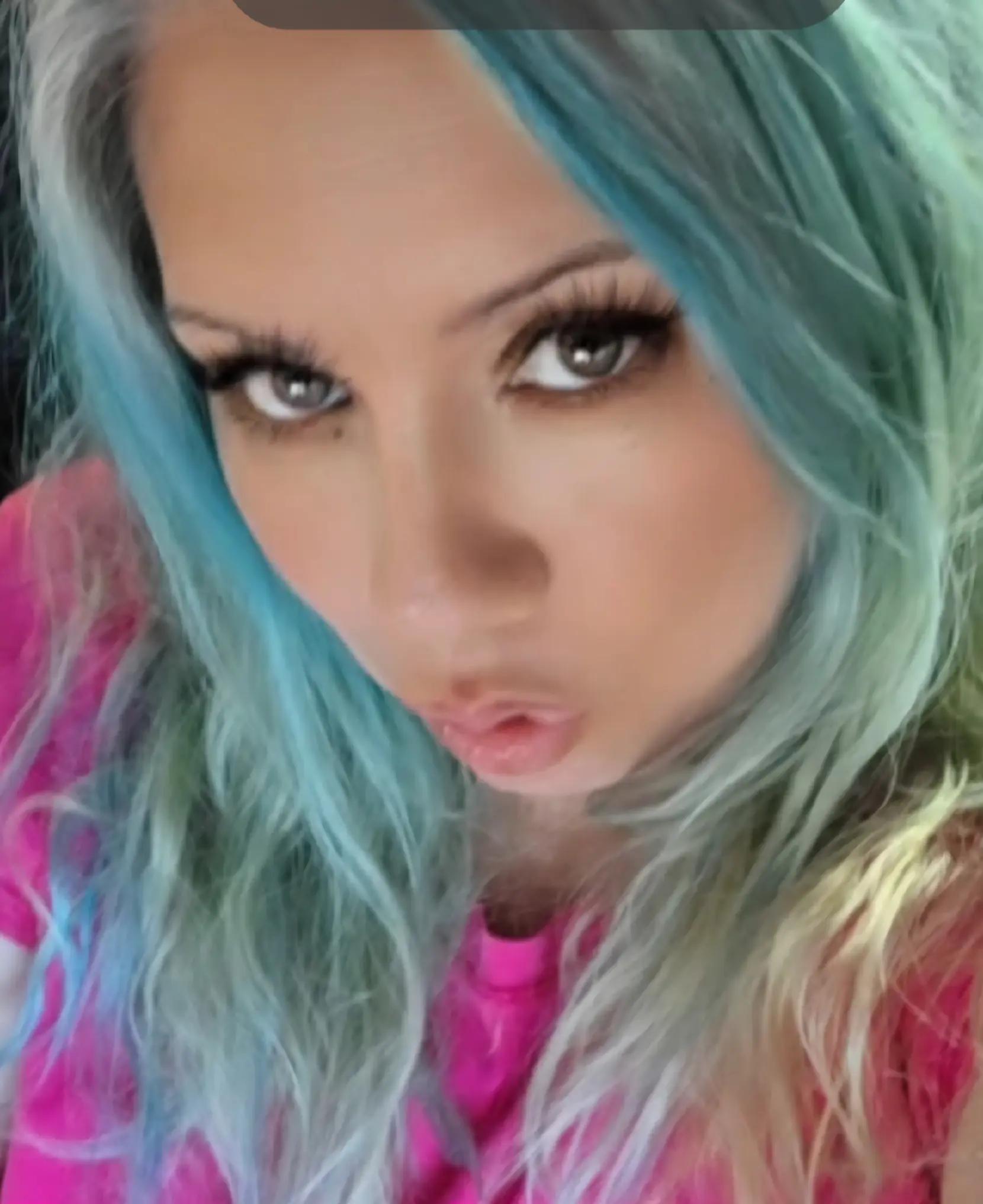 @Misskittyhotlips69