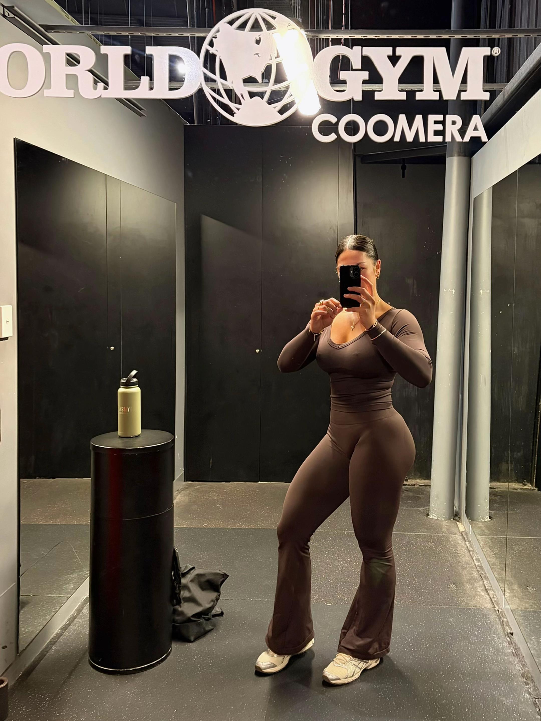 @itsnelle