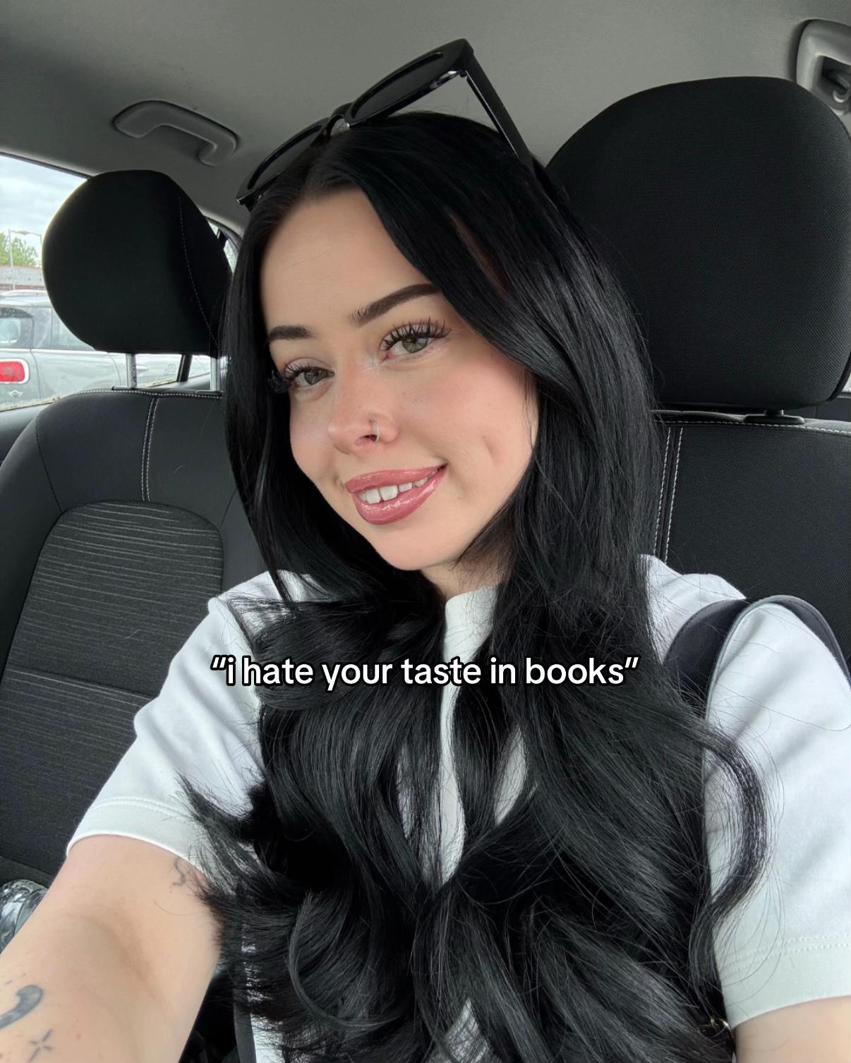@chloe | uk content creator 📚✨