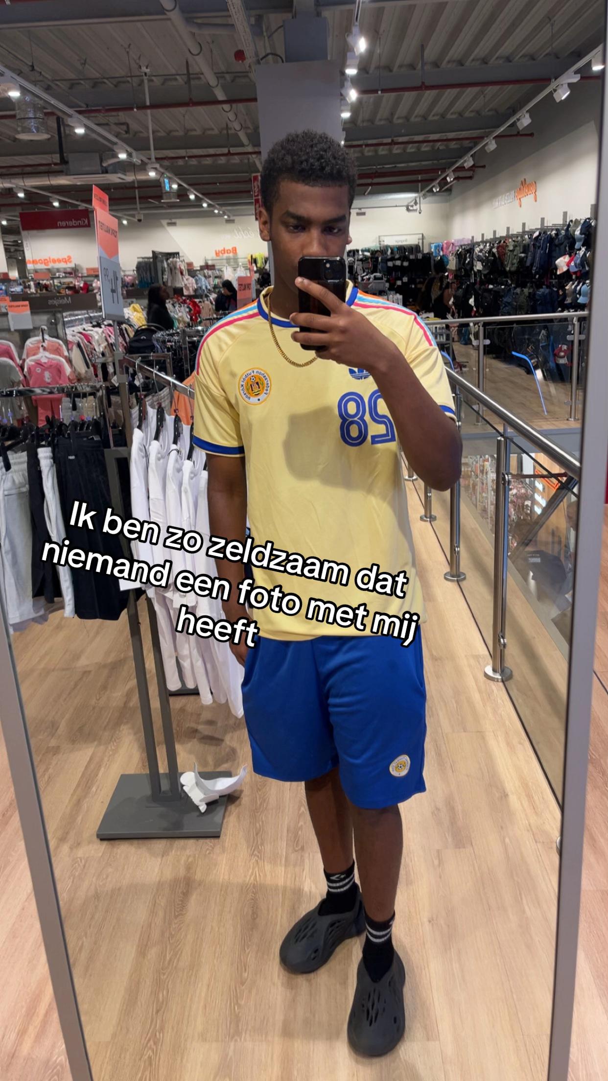 @Cks🇸🇷🇨🇼