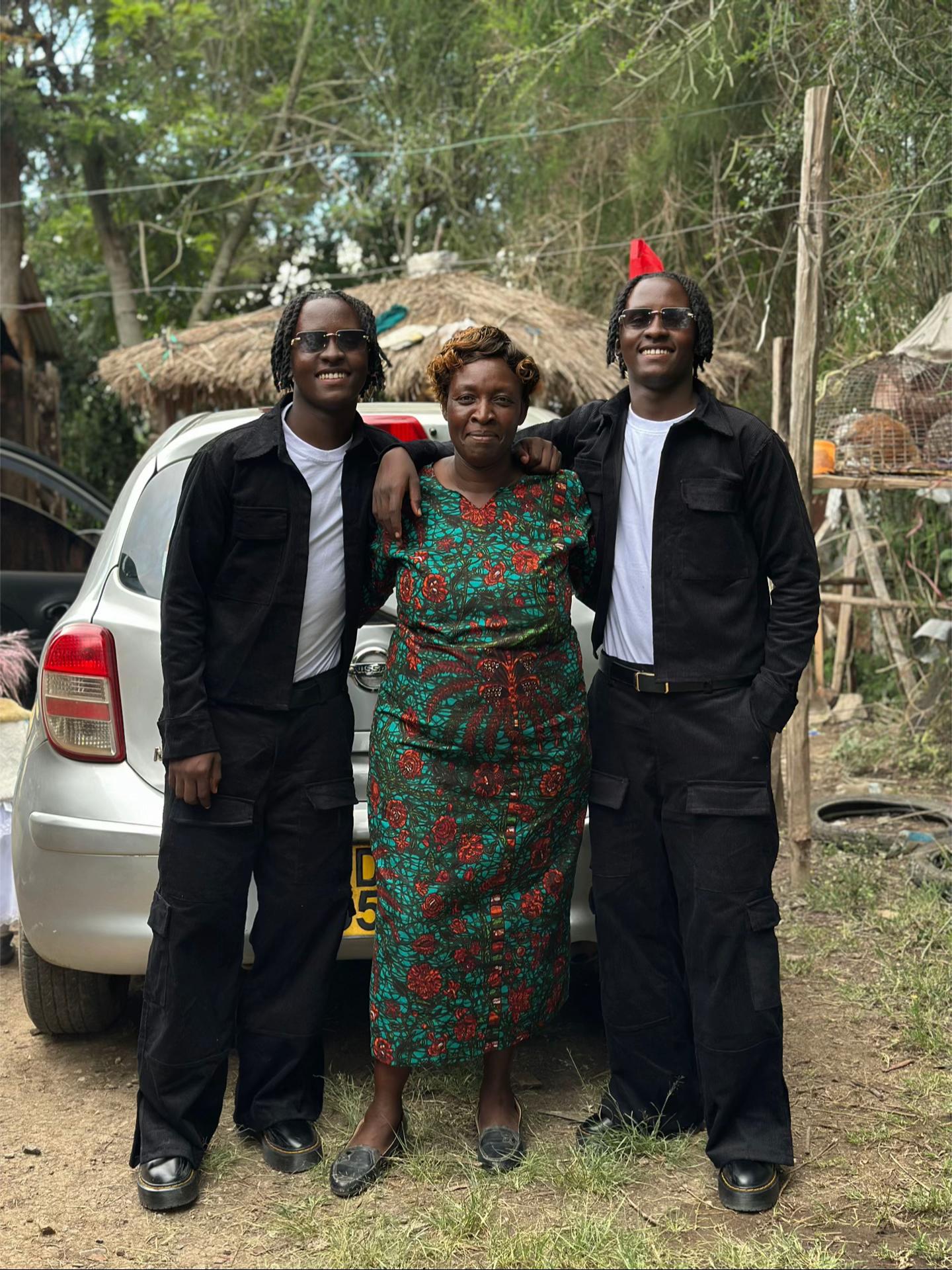 @Twinstars Africana🇰🇪