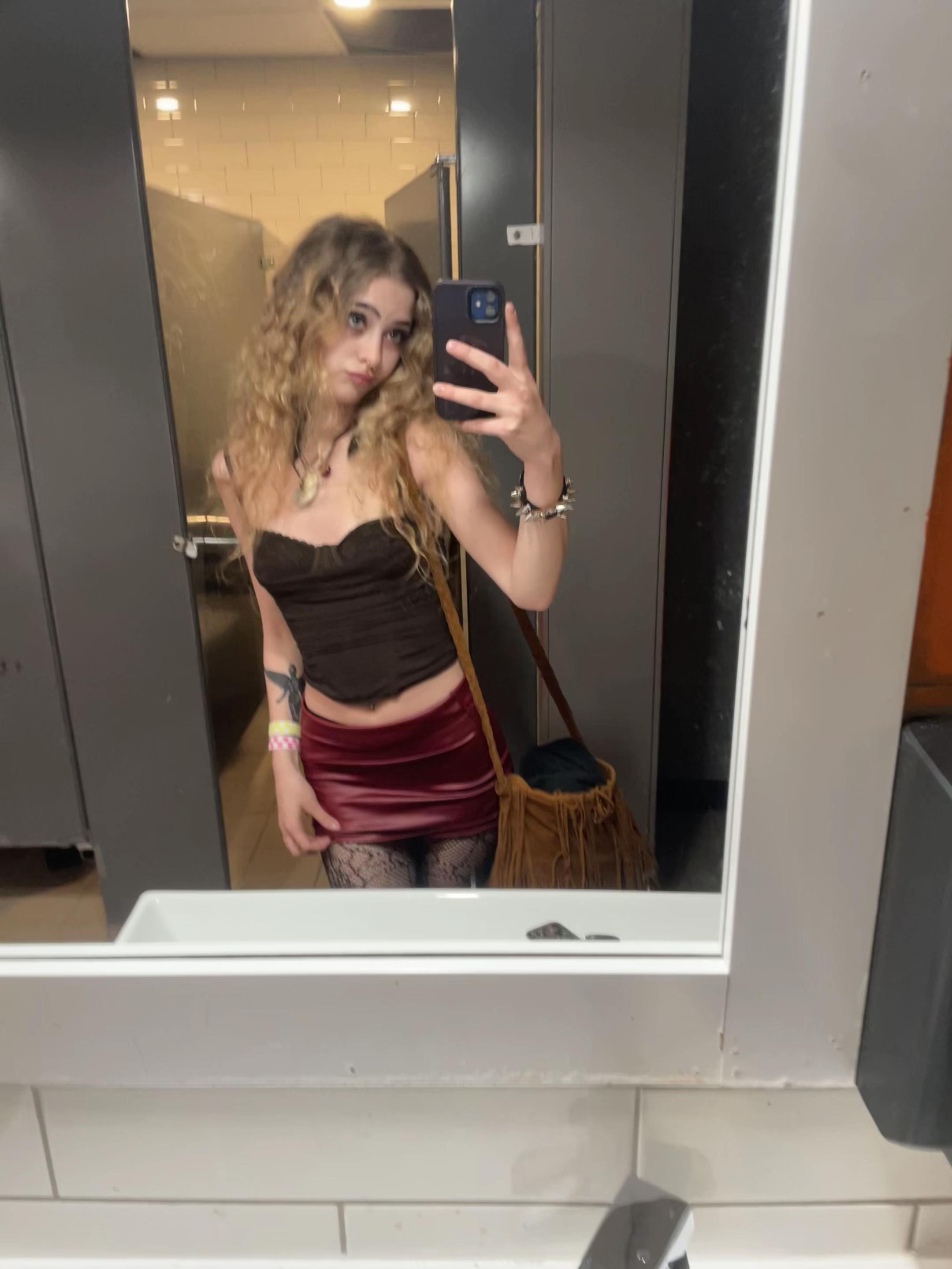 @oliviainchains