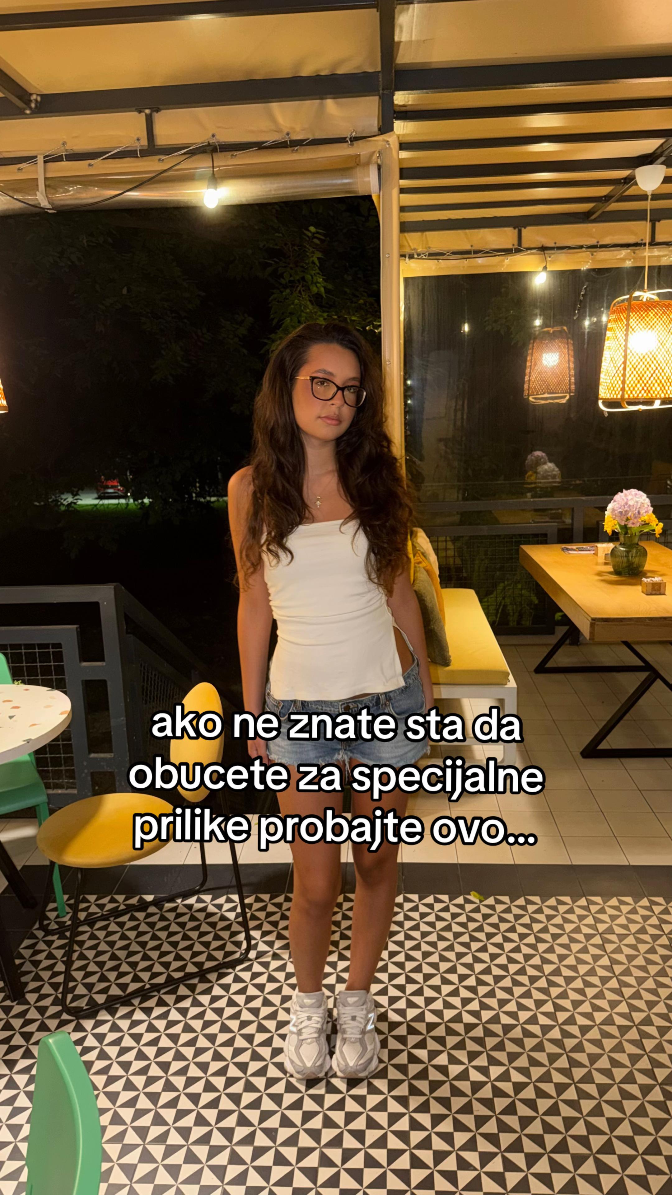 @Isidora