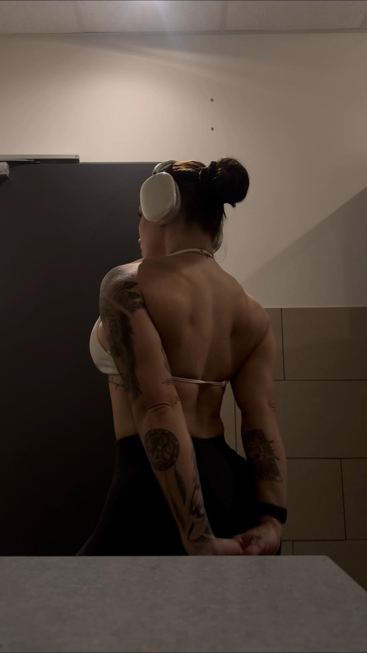 @Carry 🌶️ | GYM GIRL