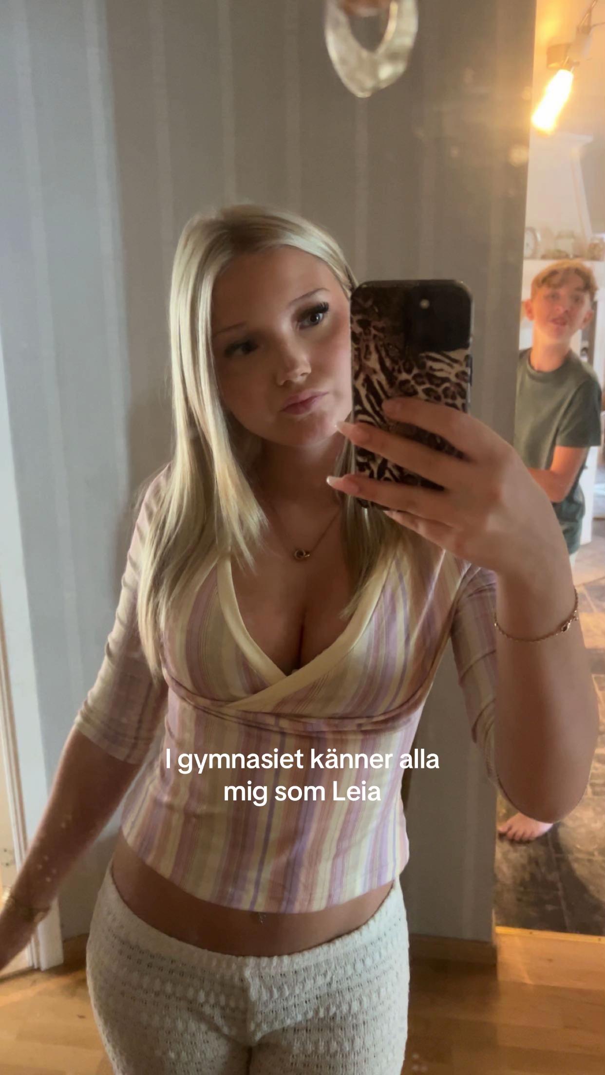 @⃟