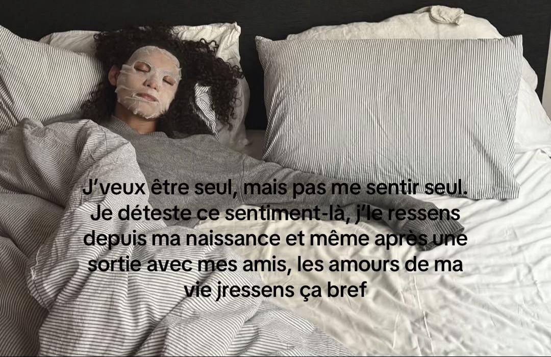@⋊