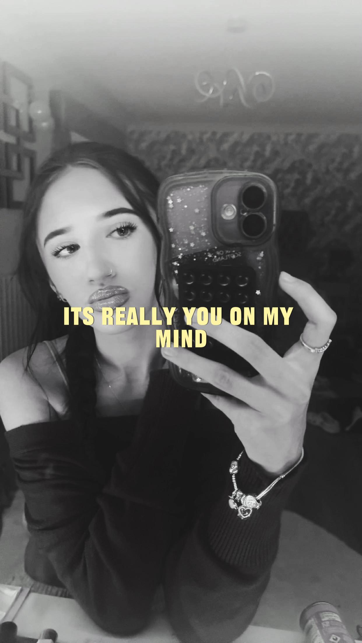 @hhollymcmillan