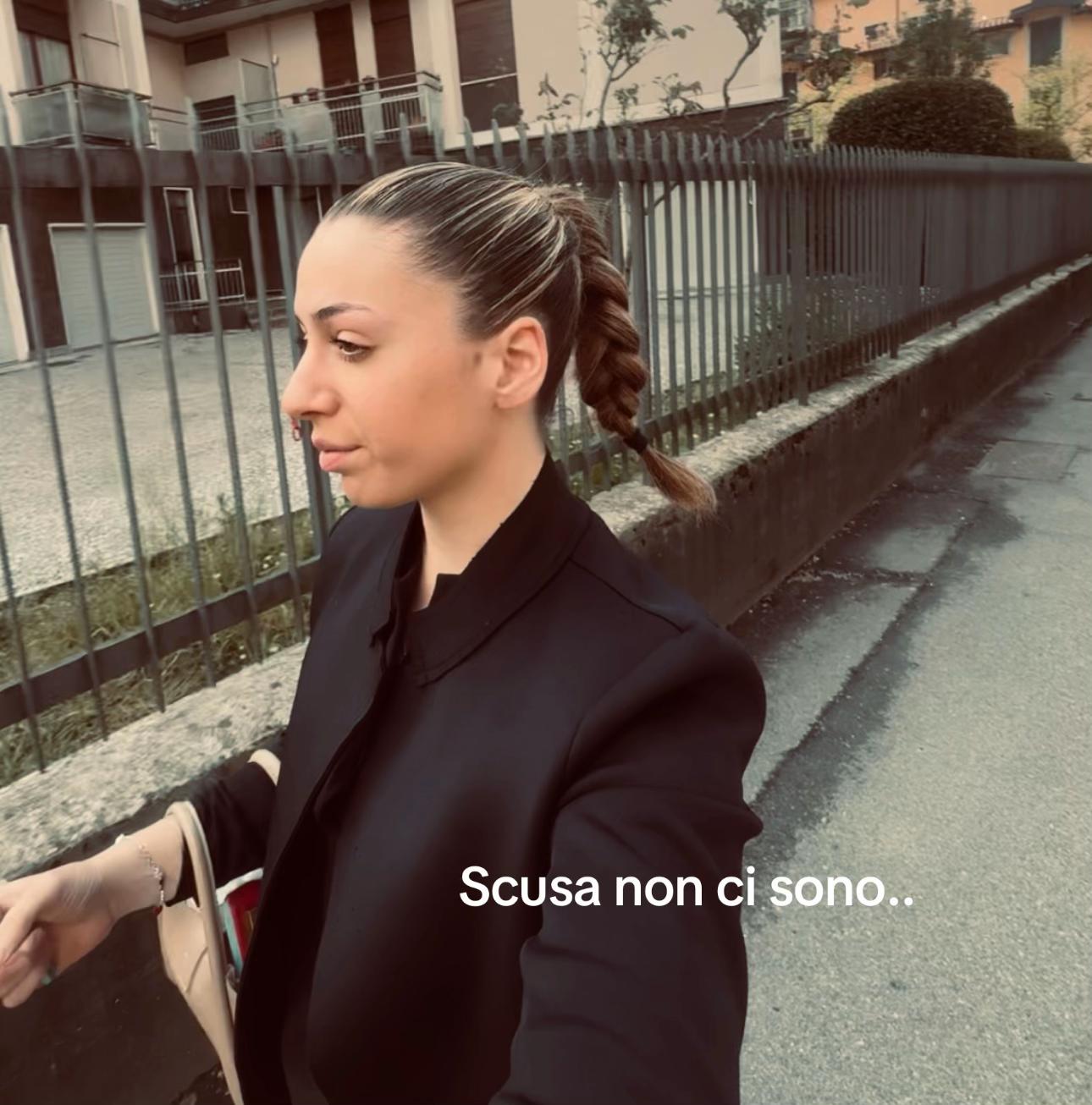 @annaazanella