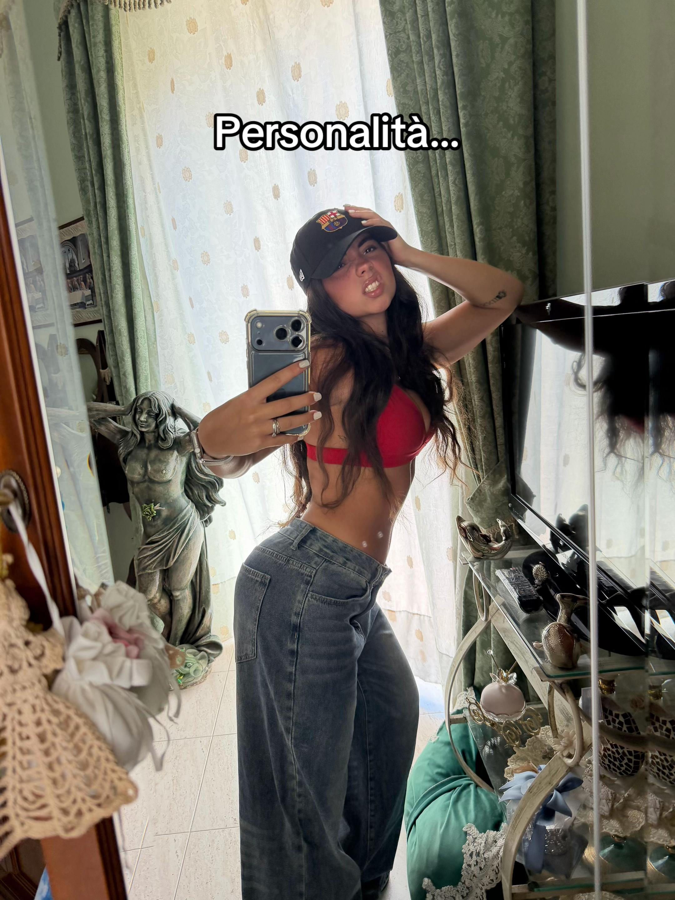 @tamararaia_