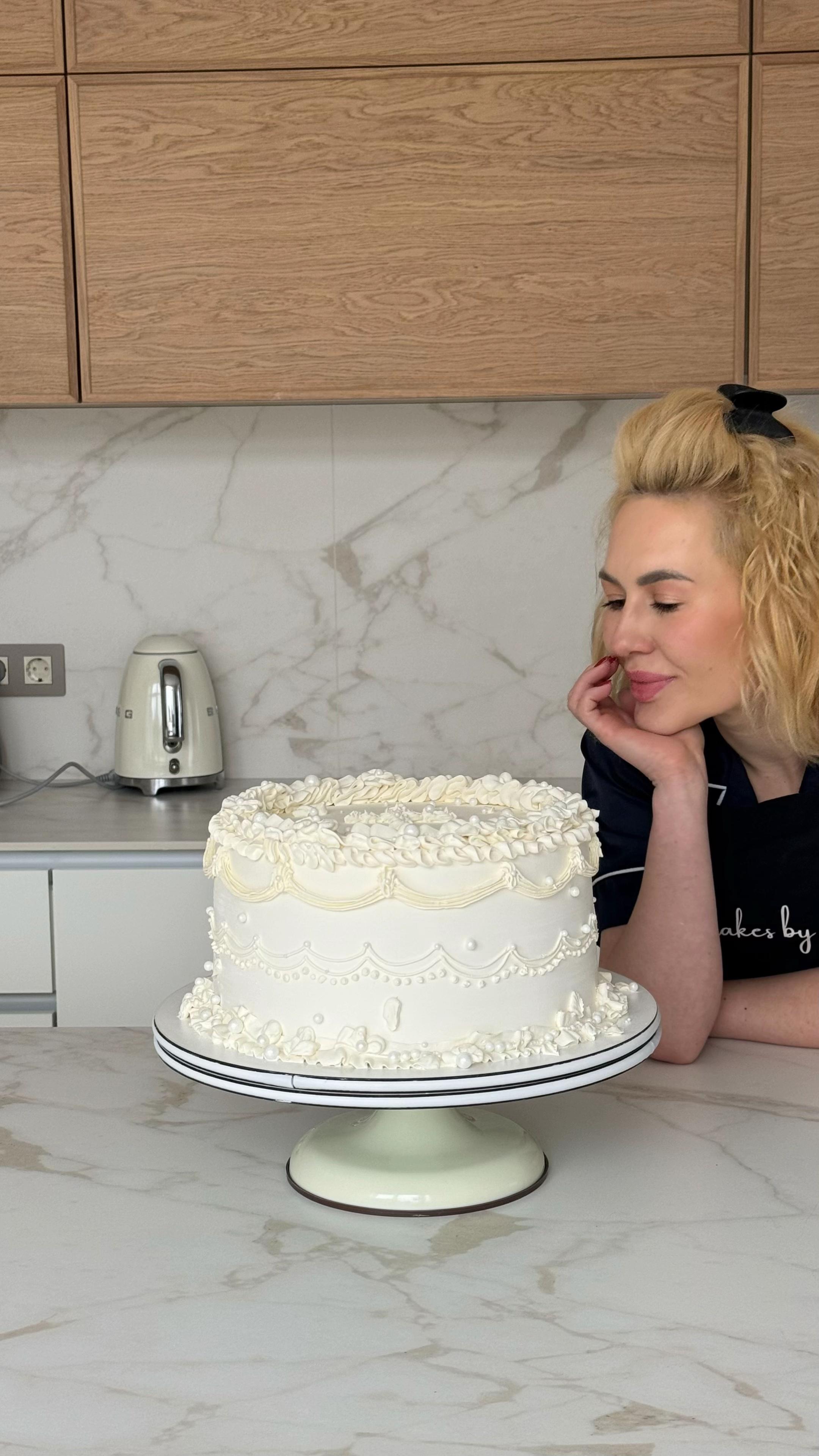 @Cakes by Di