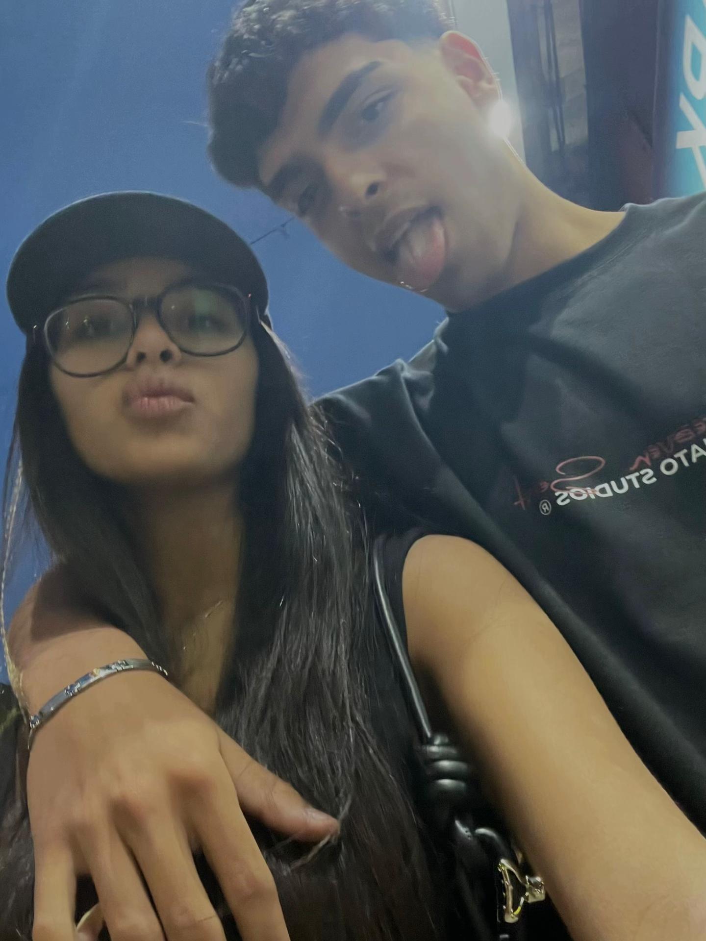 @ambardiaazz