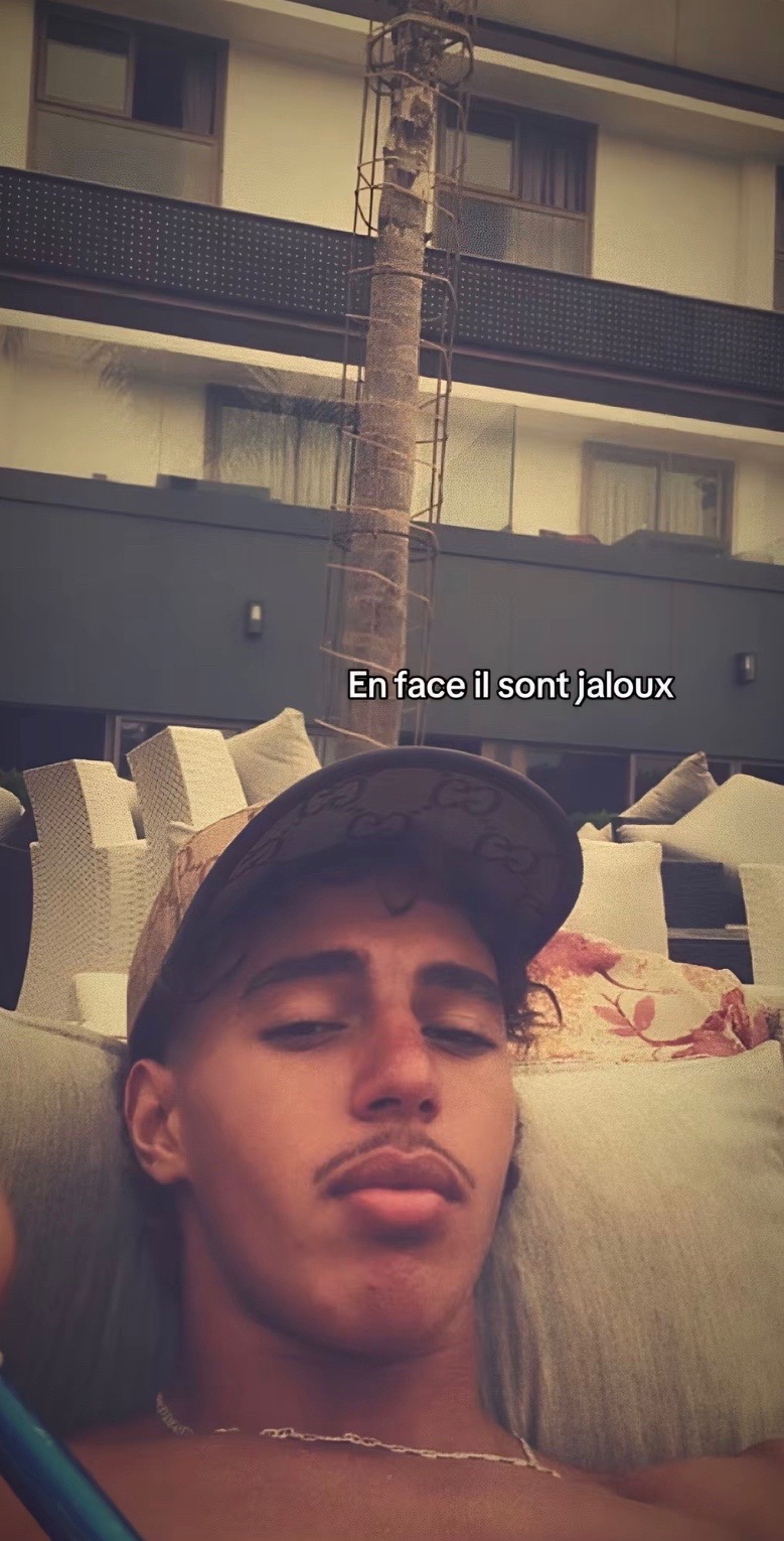 @Tarikou