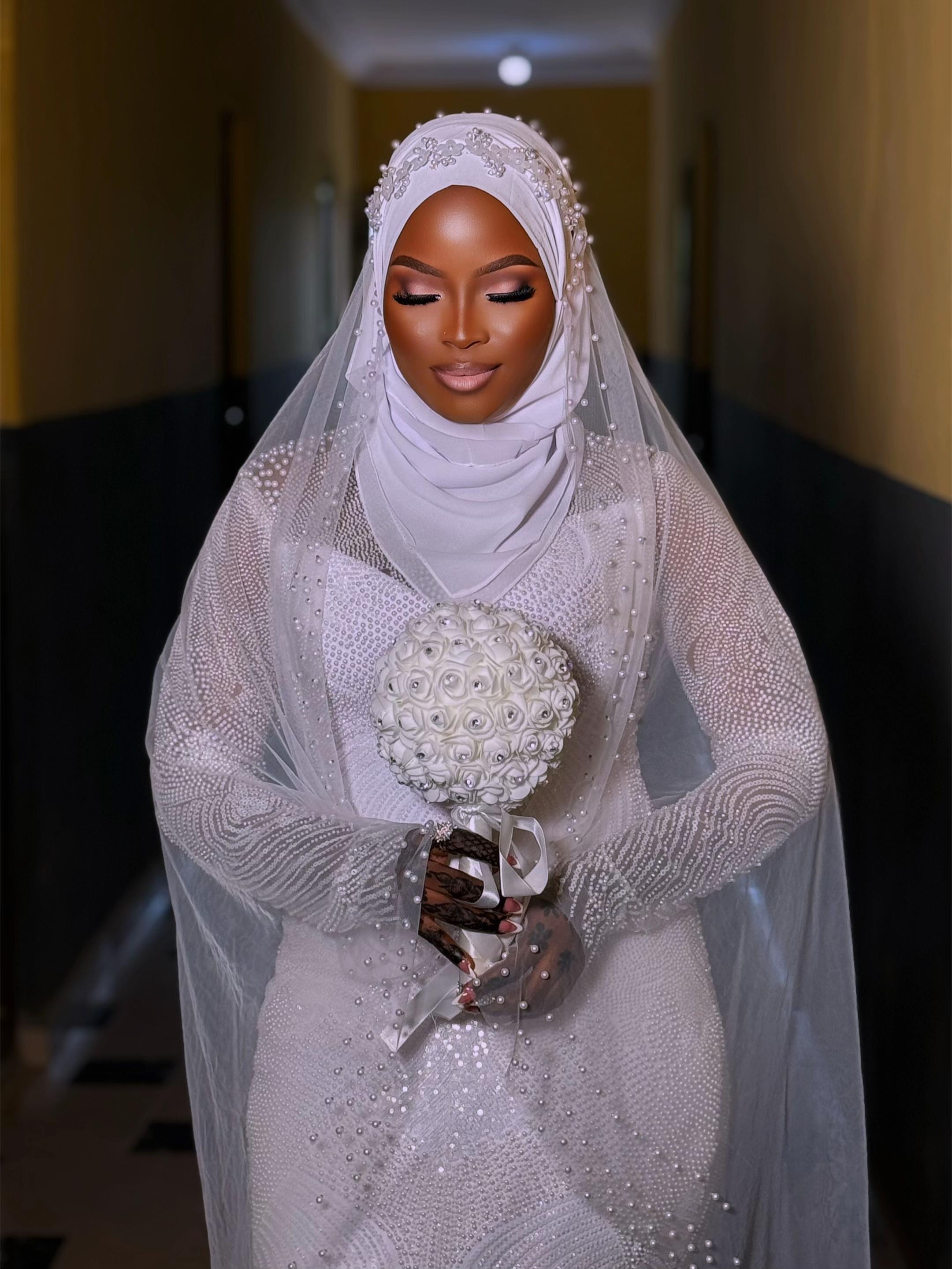 @FLAWLESS MAKEUP/HAIRSTYLIST