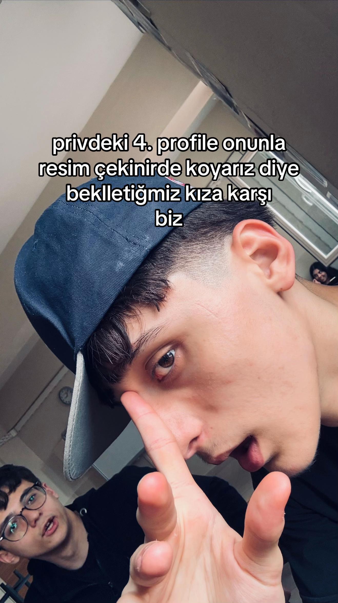 @Aniki