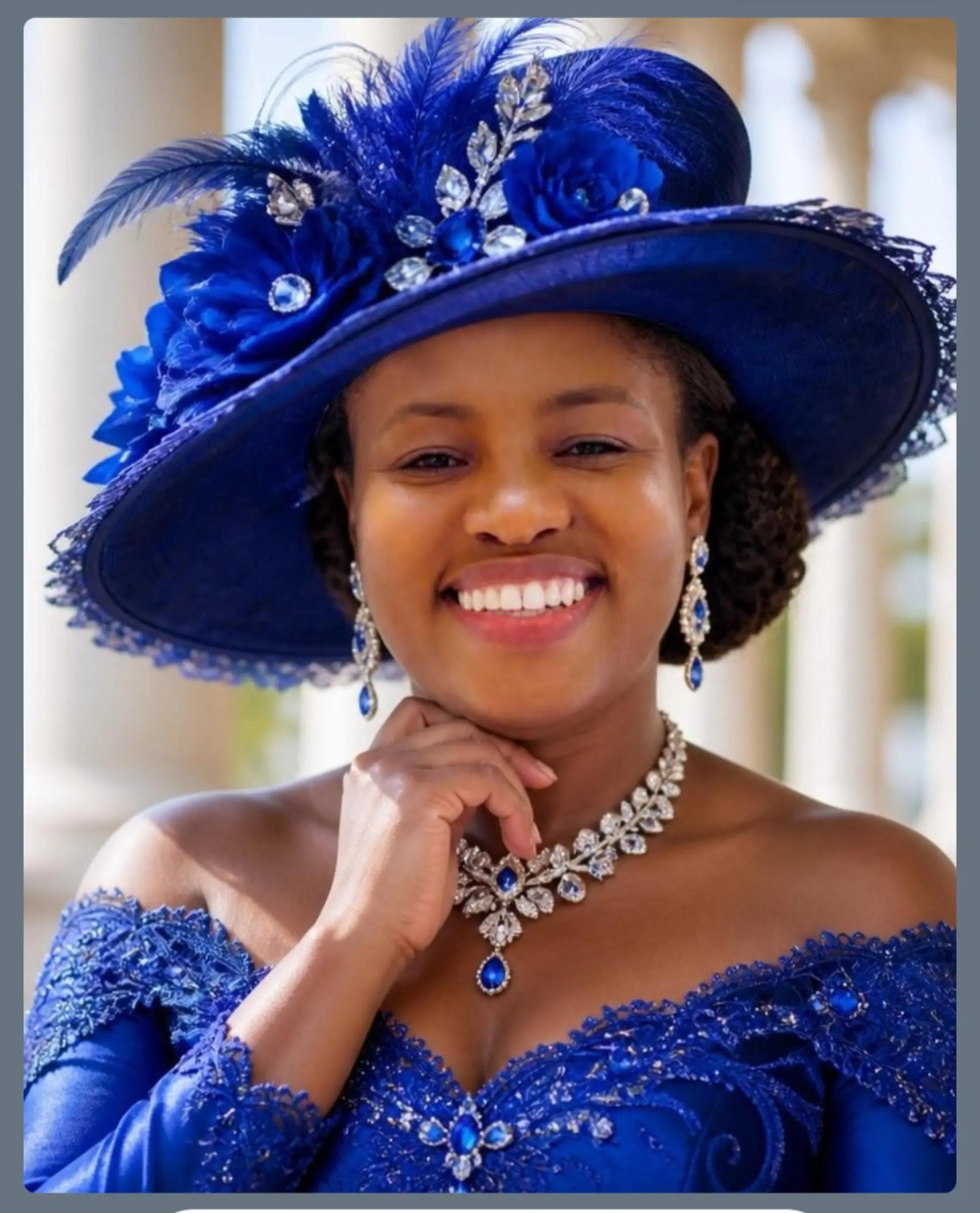 @leahbonareri