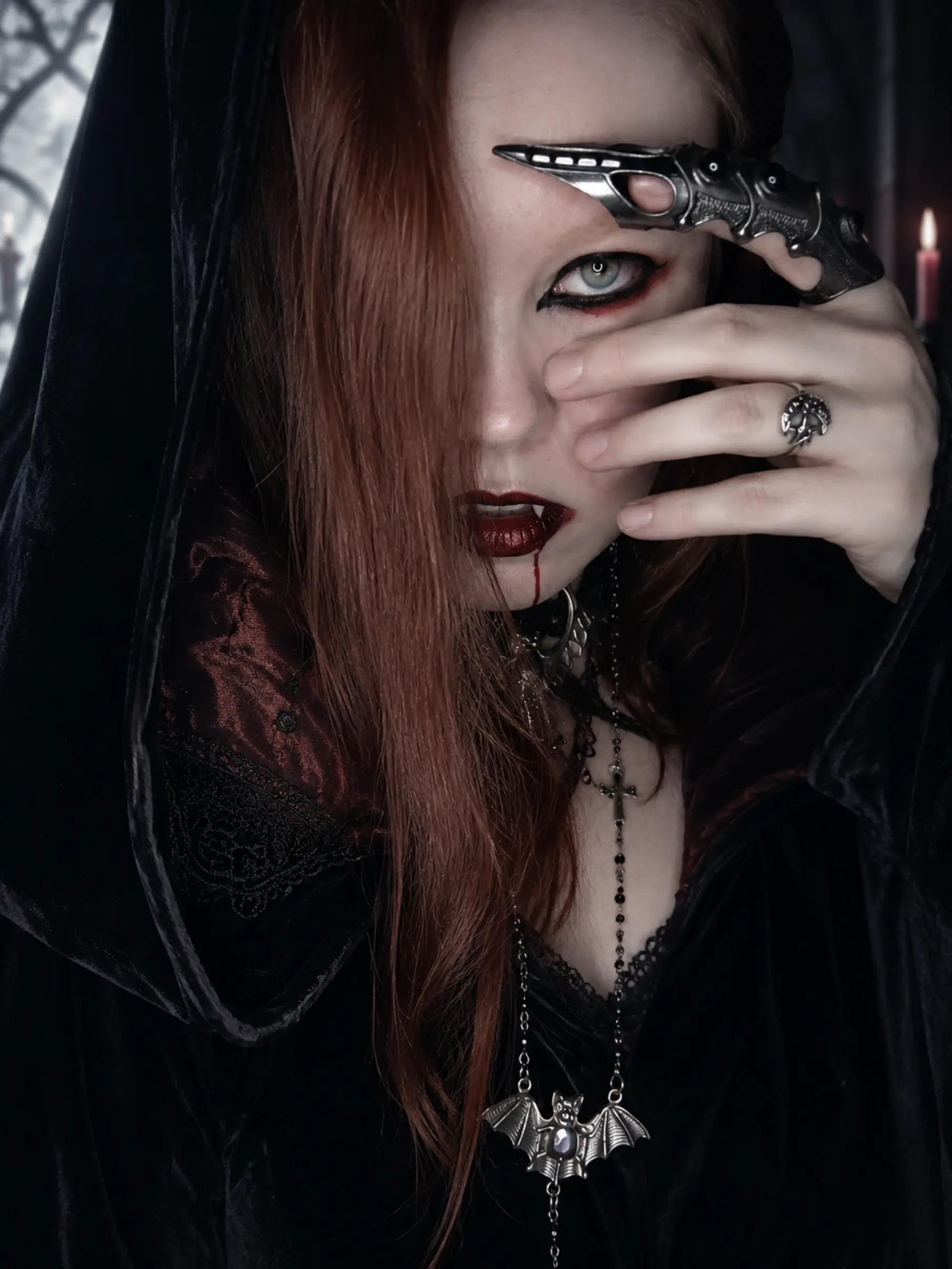 @Charlene 🖤🌹🦇