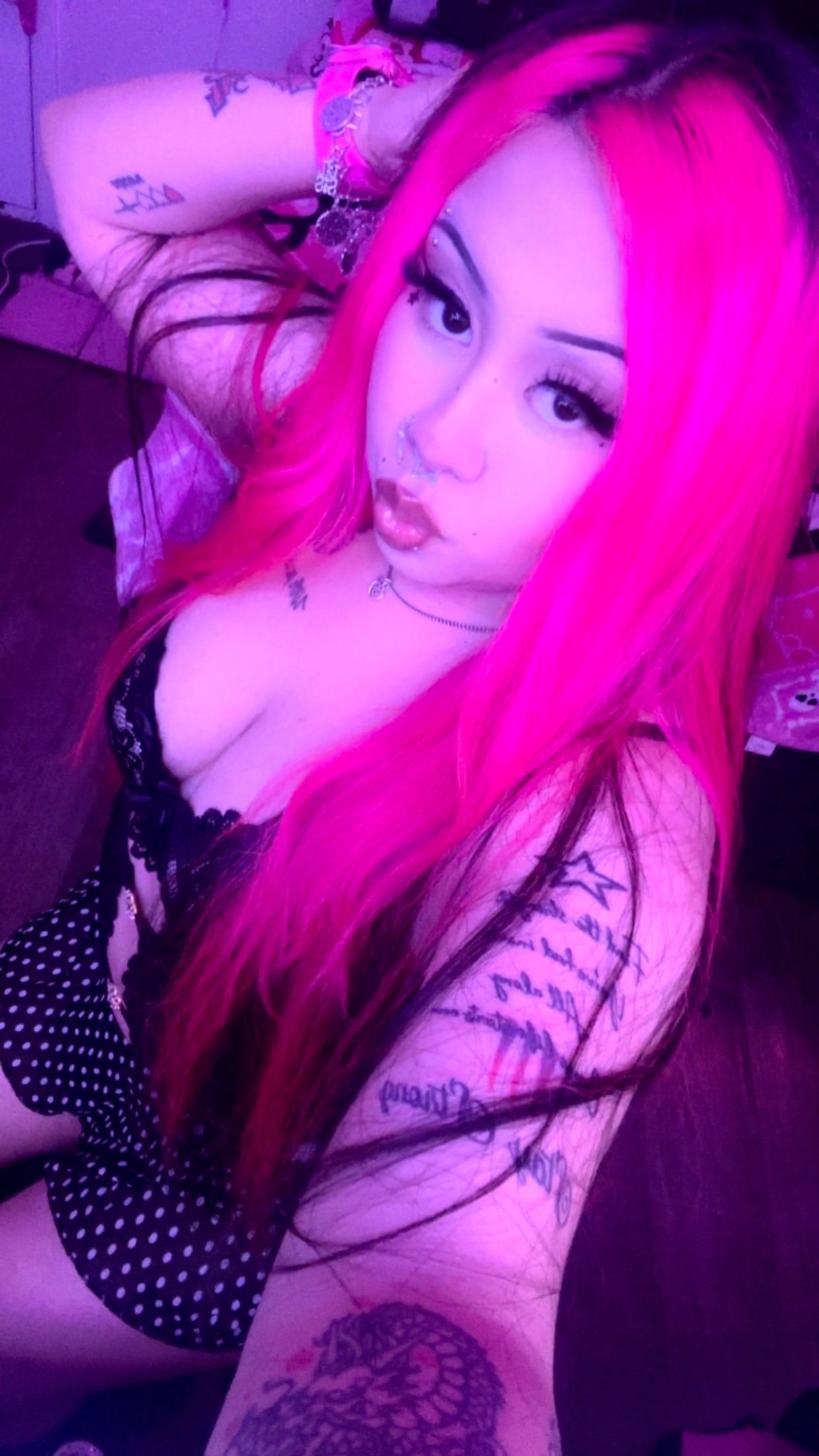 @Mia𖤐