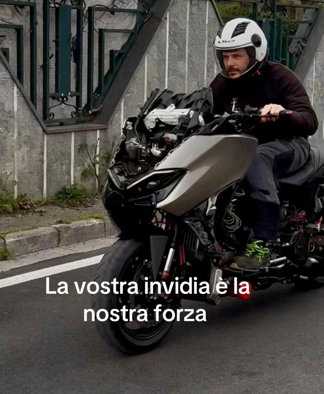 @nellino🏍️
