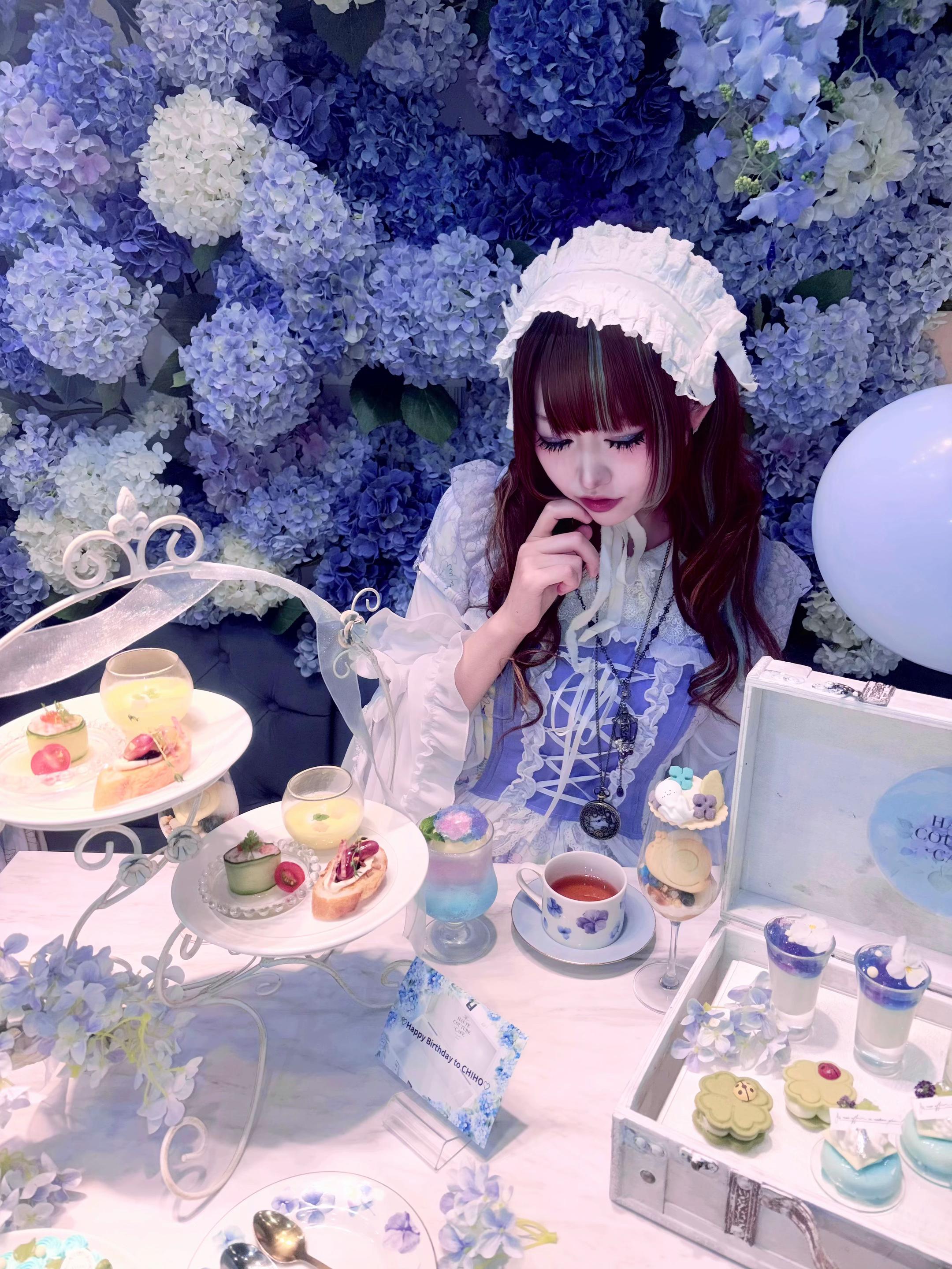 @デカニャンコ