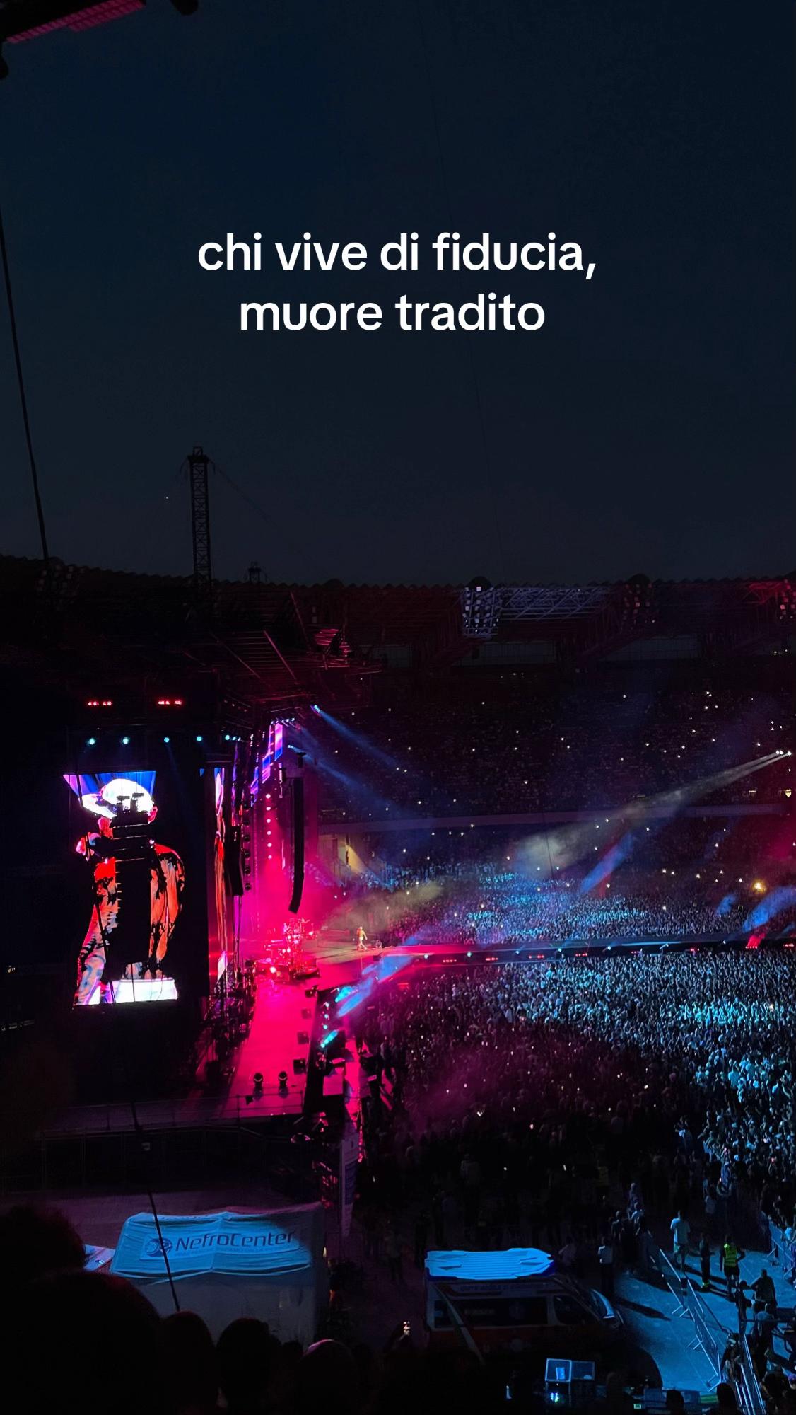 @𝟐𝟐