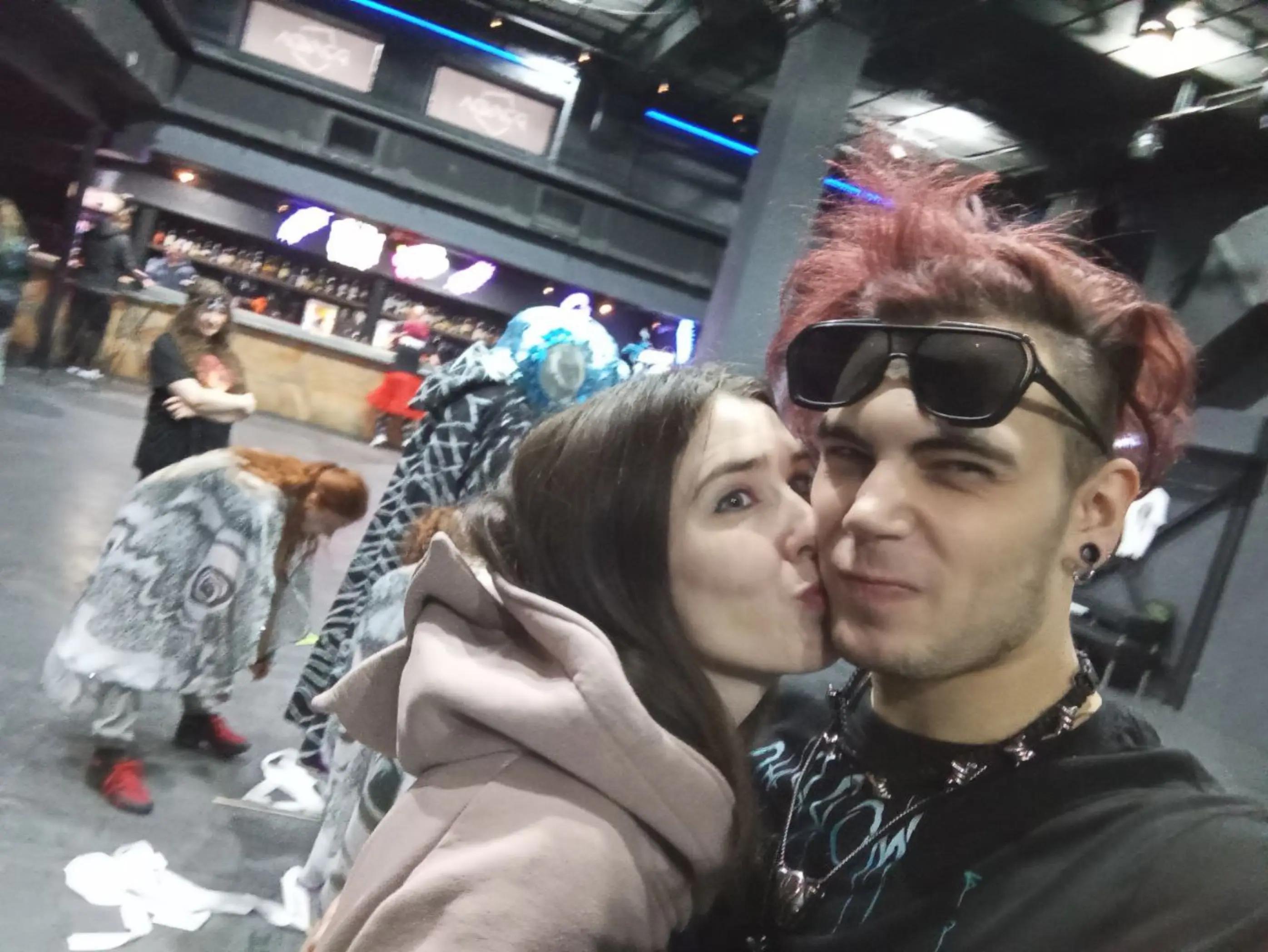 @FOXiki