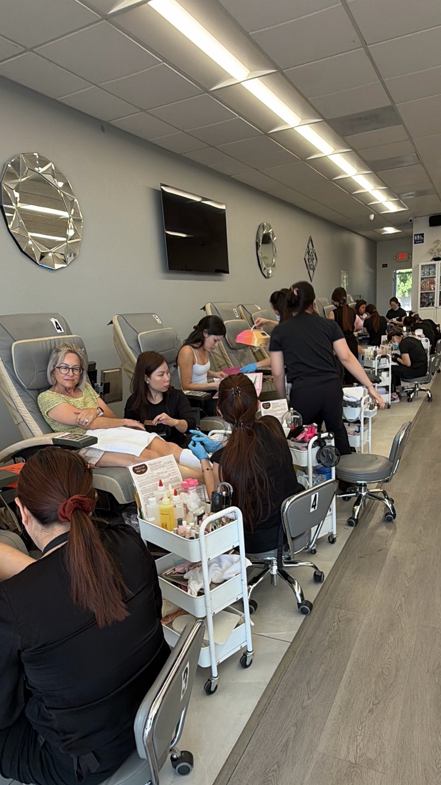 @Perfect10Nailspa