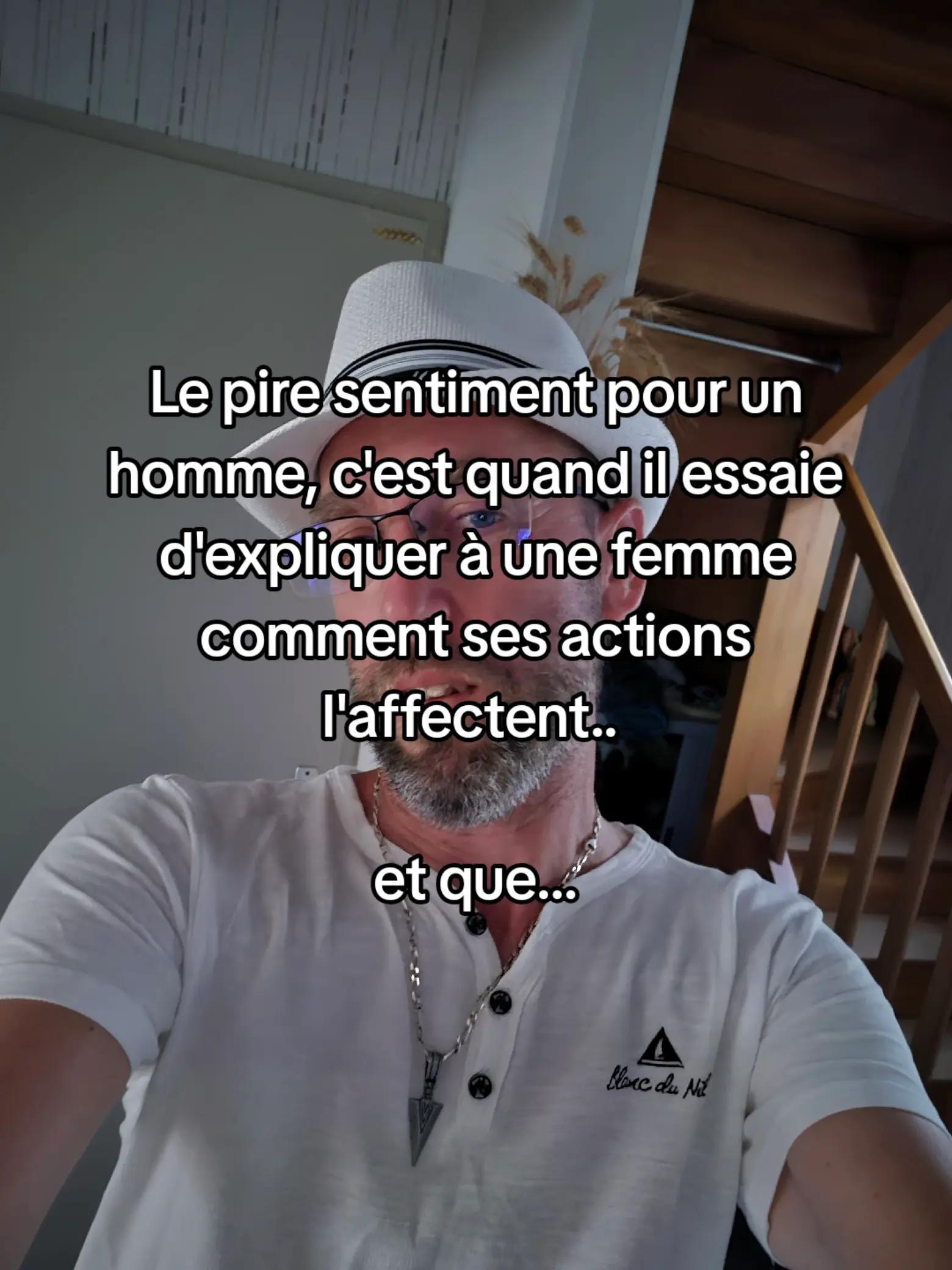 @un homme debout