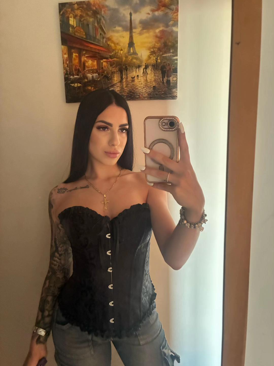 @𝑀𝑒𝓁𝒾𝓈𝓈𝒶 𝒷𝒾𝒶𝓃𝒸𝒽𝒾