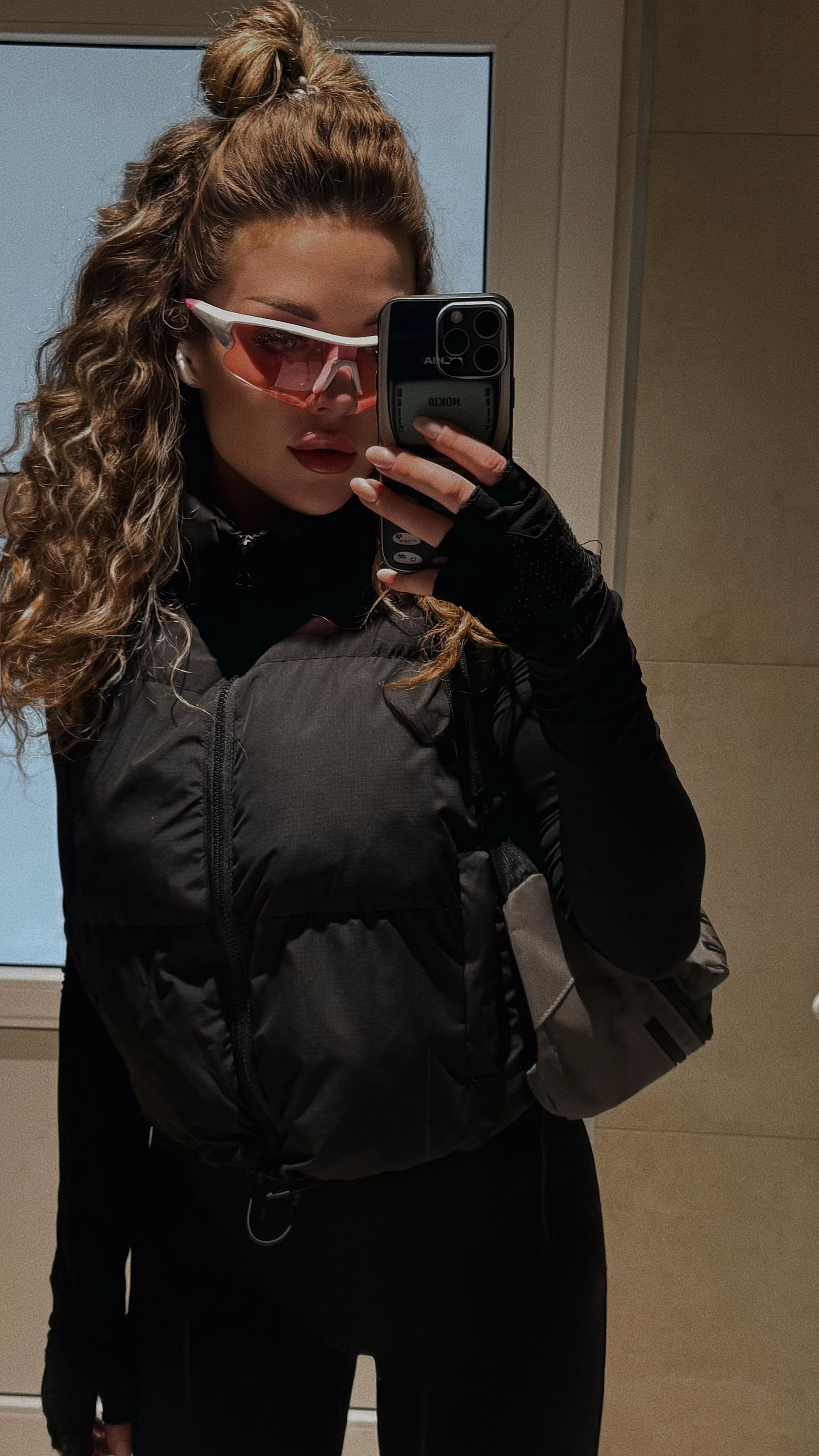 @Лиза