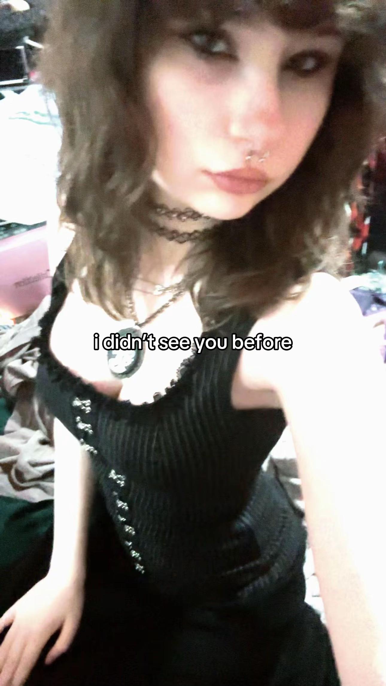 @dommi |-/ ⦻