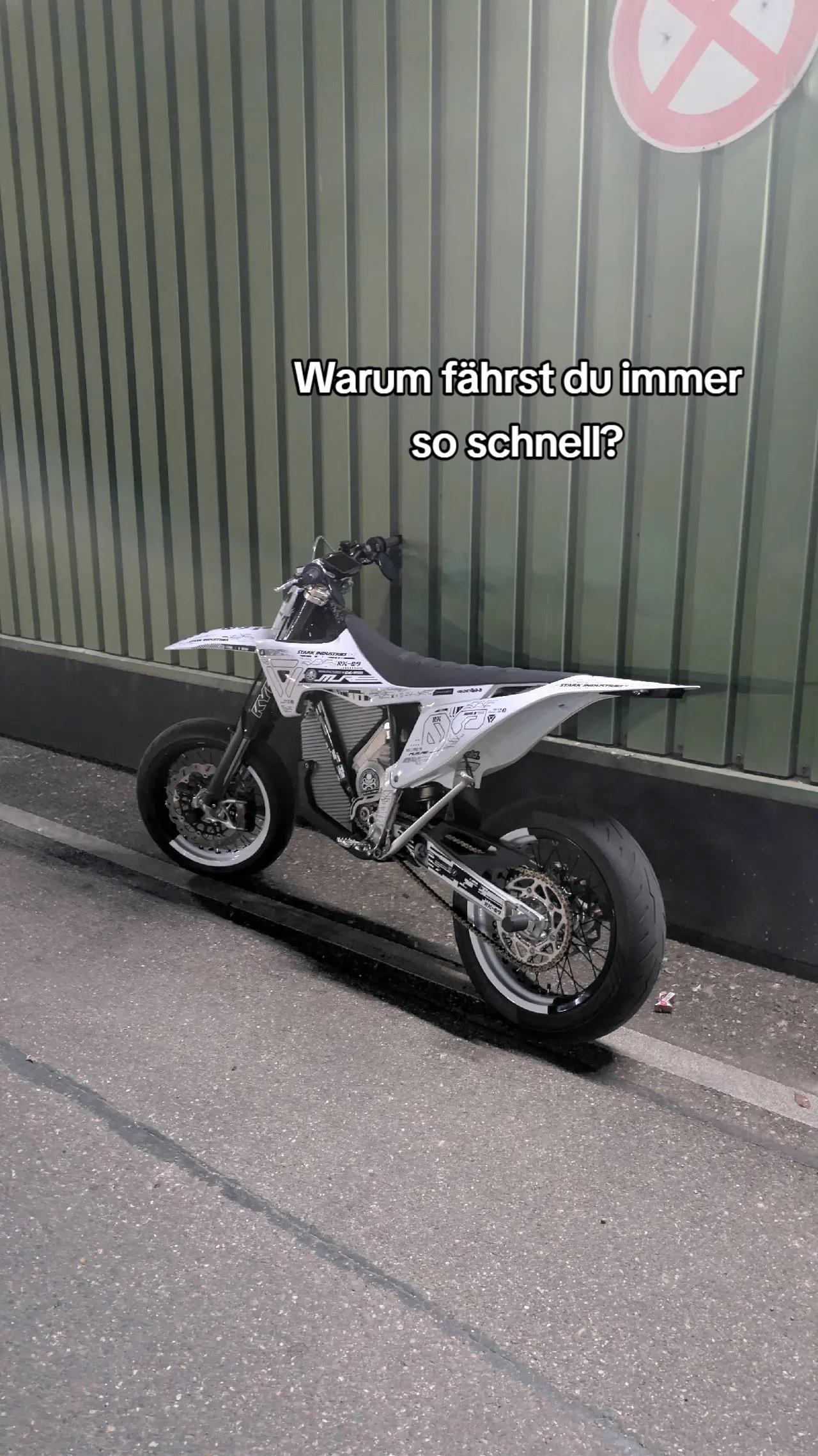 @Sneax