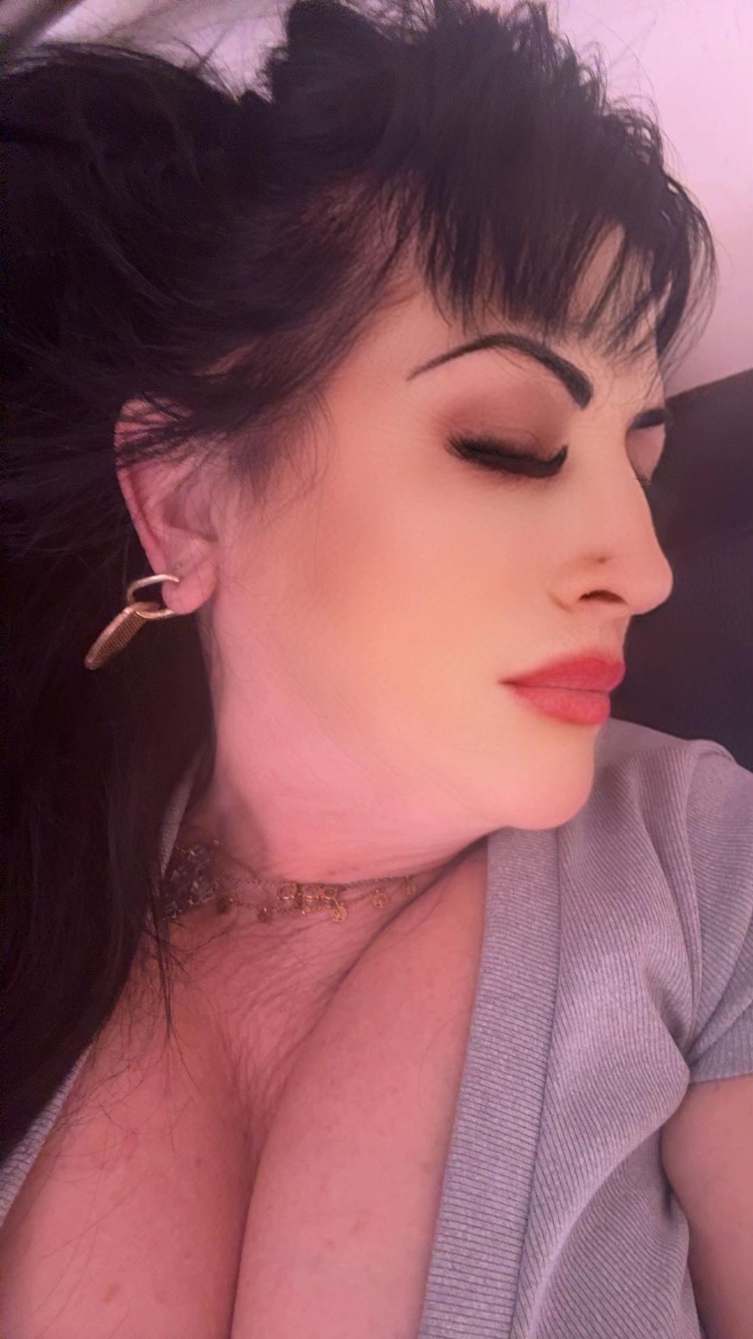 @❤️ezia Santoro❤️