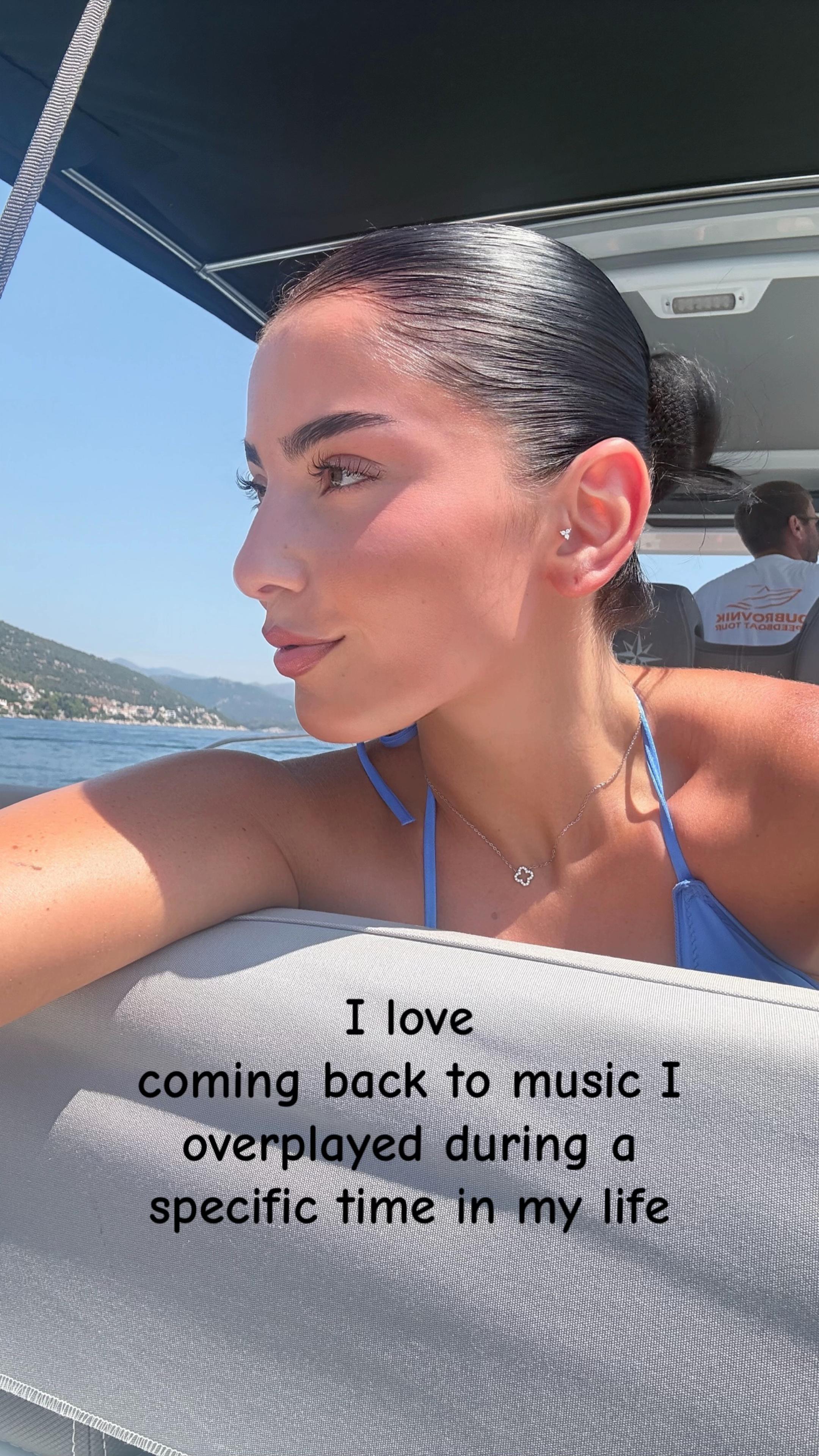@melinazc_