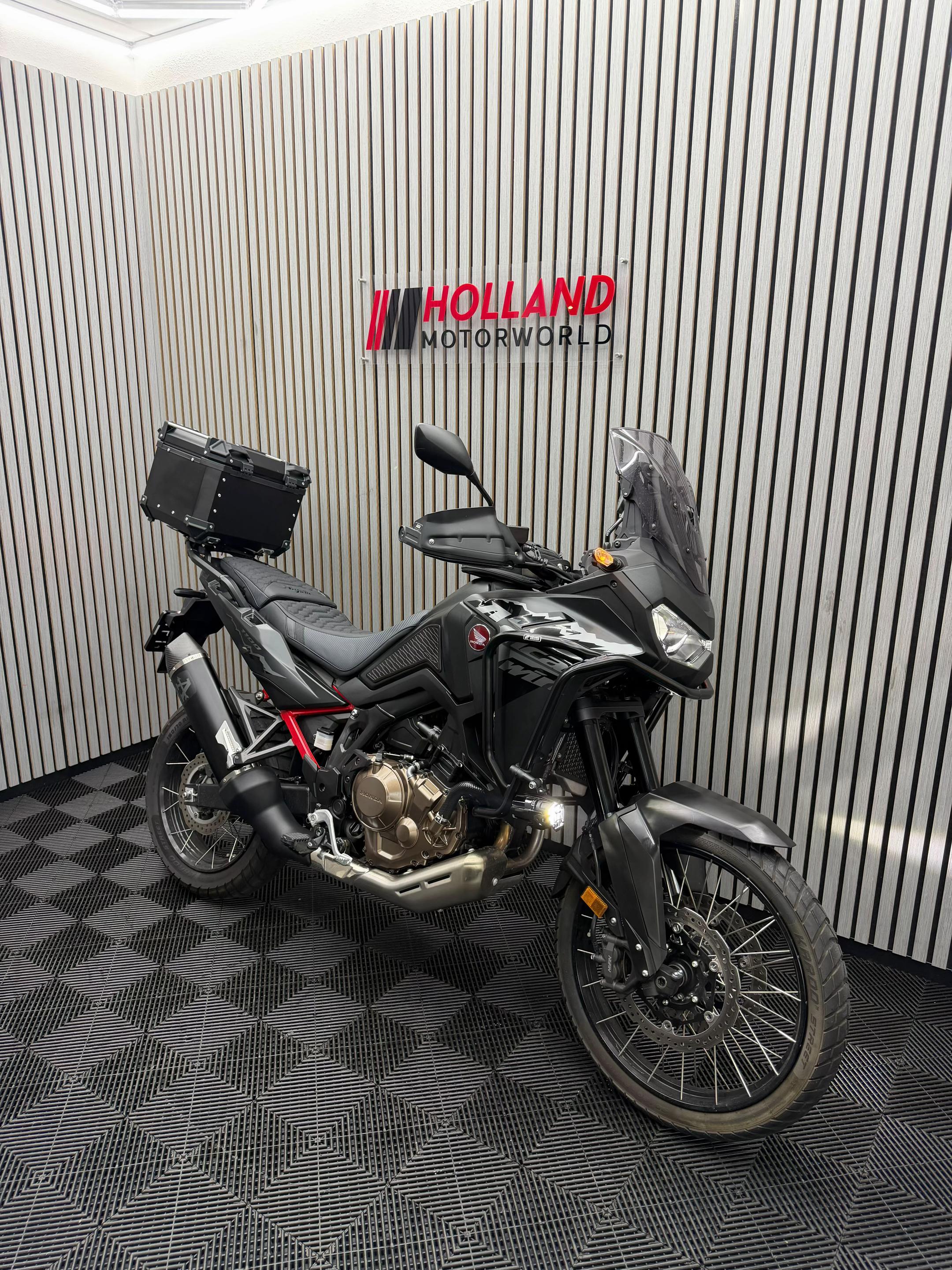 @hollandmotorworld