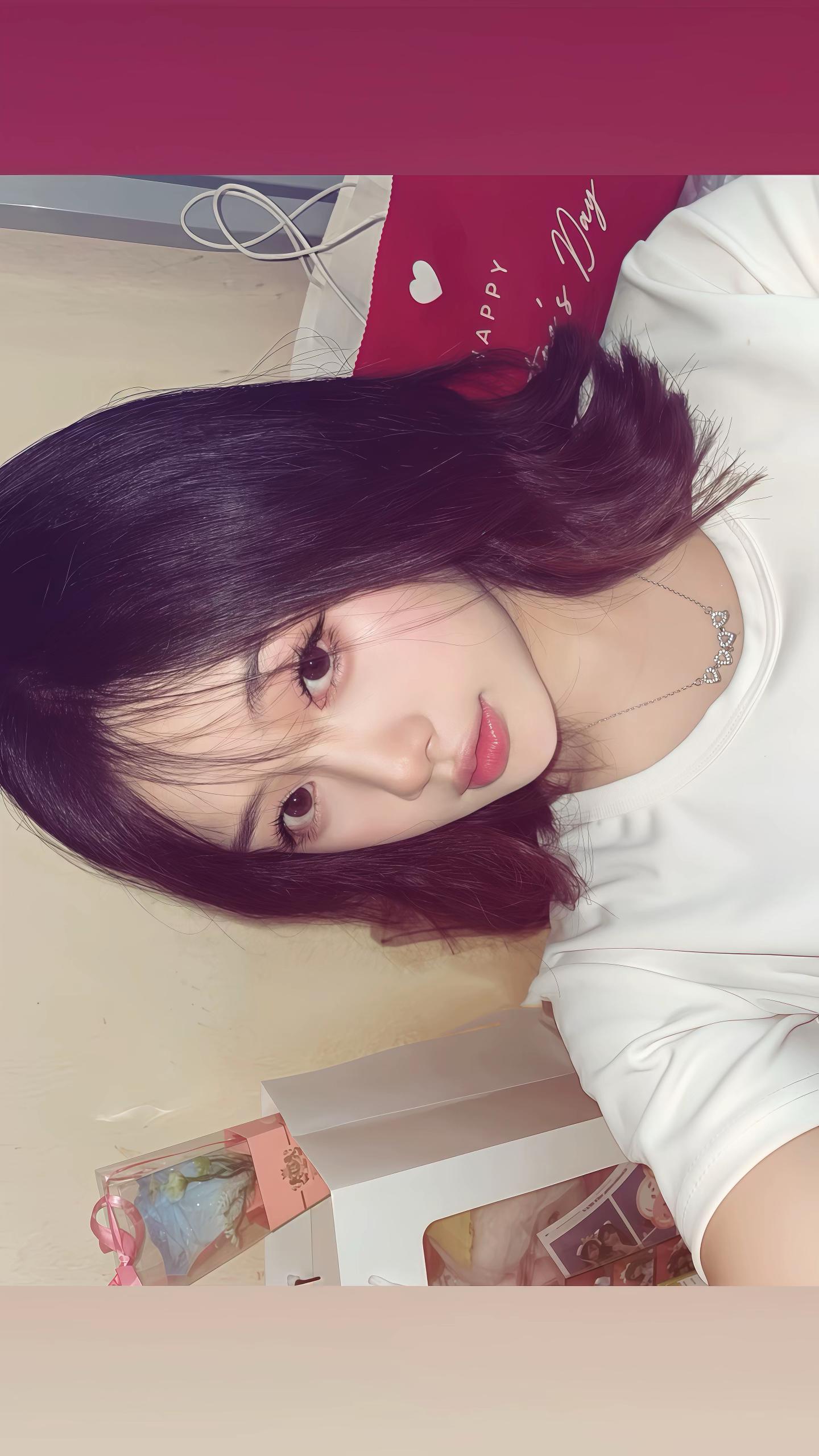 @hắt x&igrave; giả tạo !