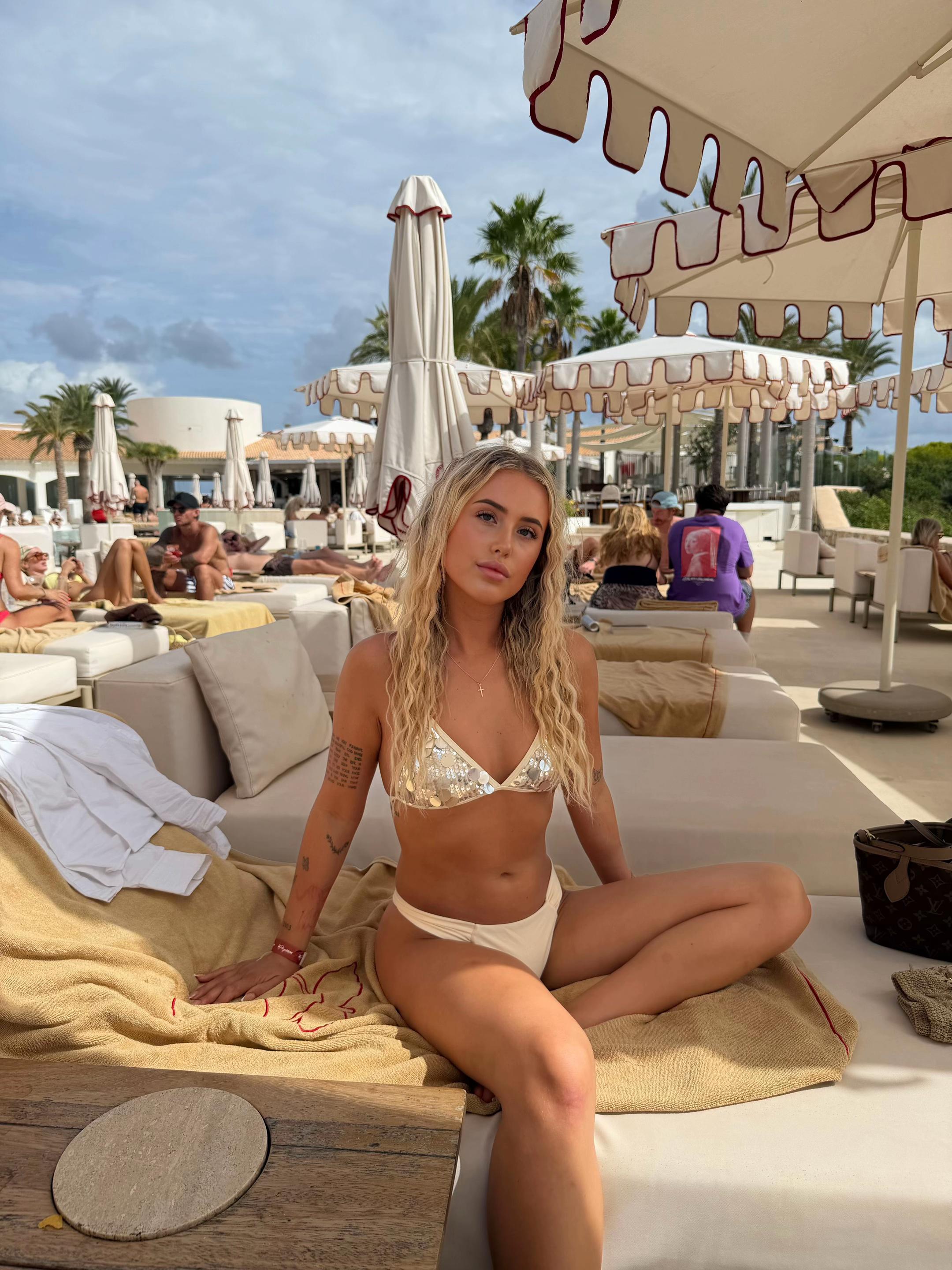 @sterrenovaaa