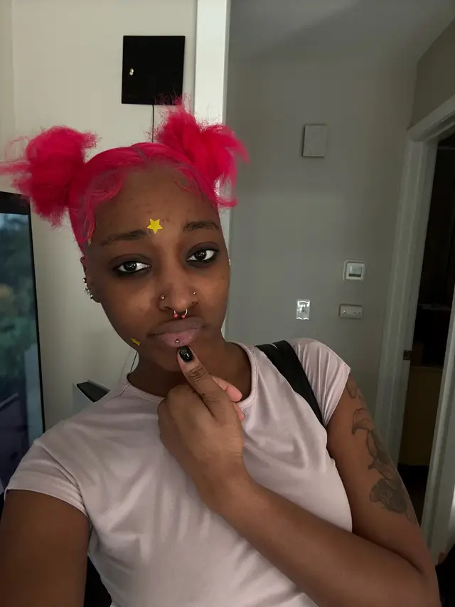 @Miss pretty brown skin 🥴